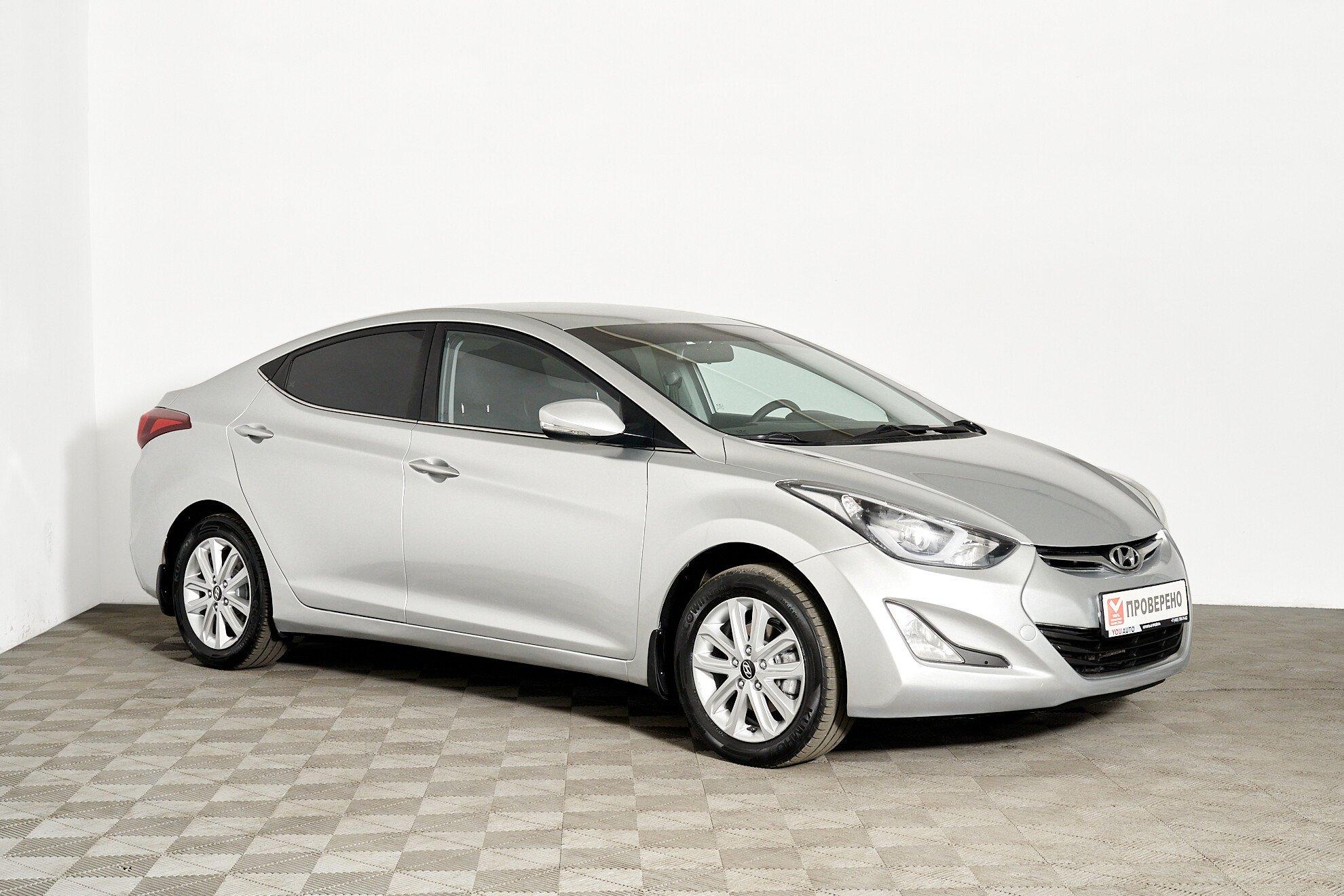 Hyundai Elantra 2015, серебряный