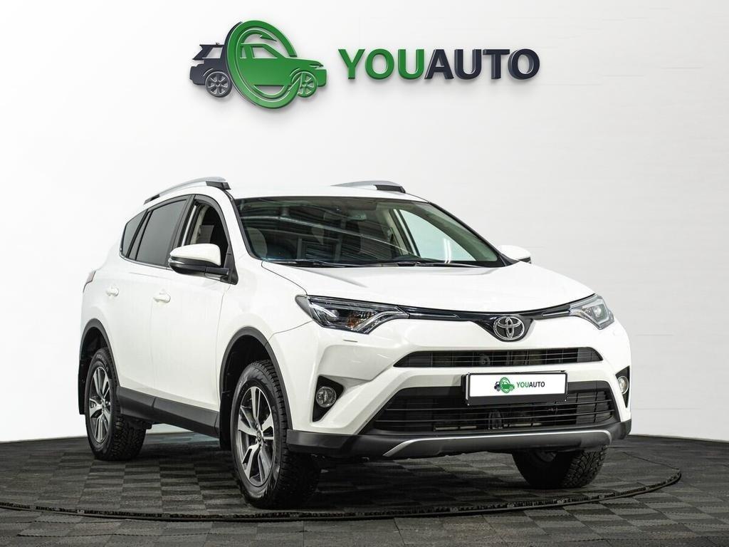 Toyota RAV4 2019, белый