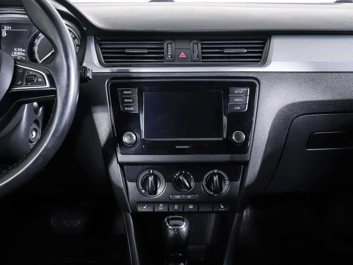 Skoda Rapid 2019, белый