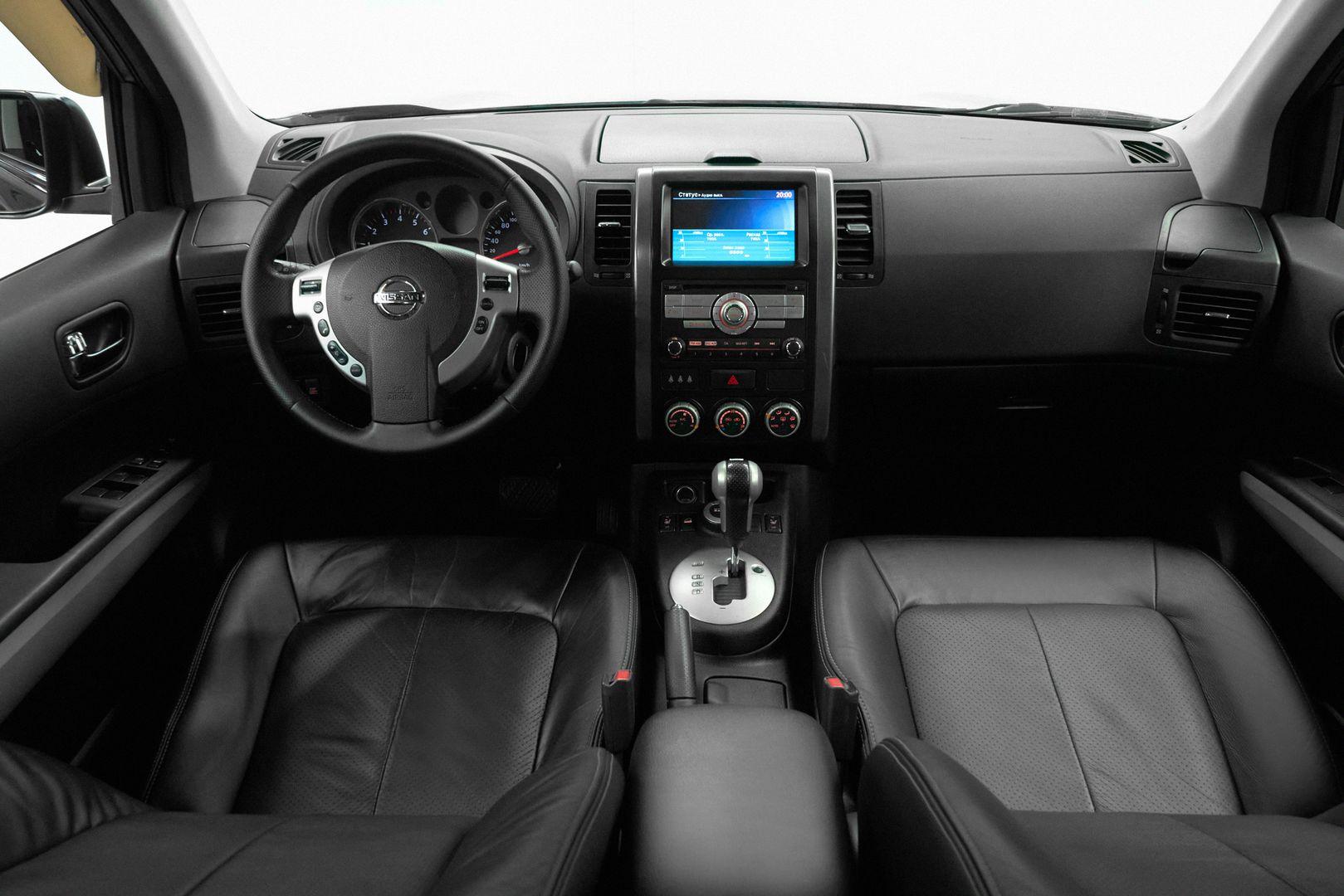 Nissan X-Trail 2010, черный