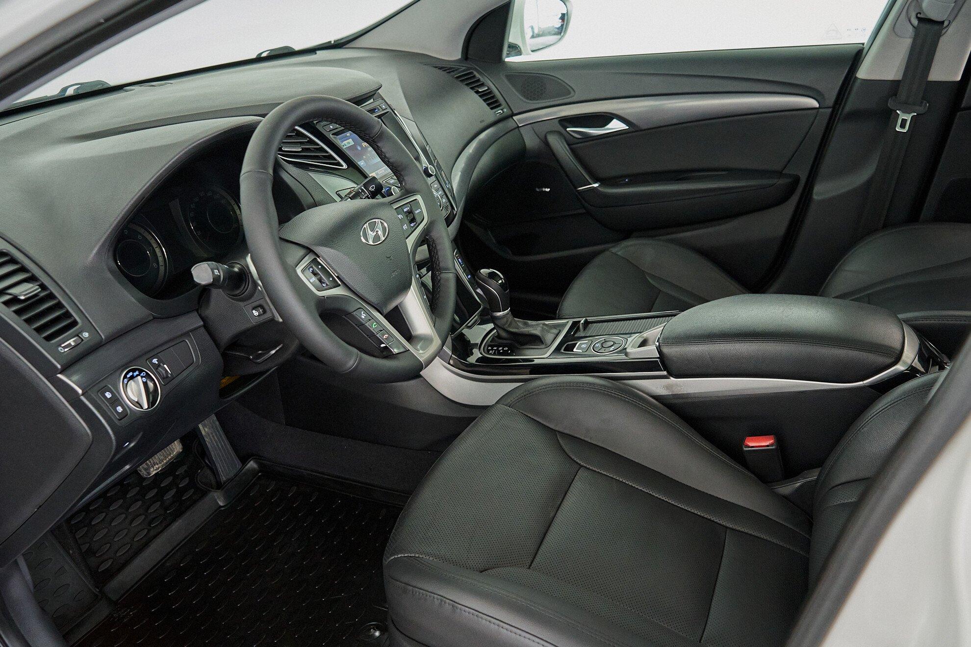 Hyundai i40 2014, белый