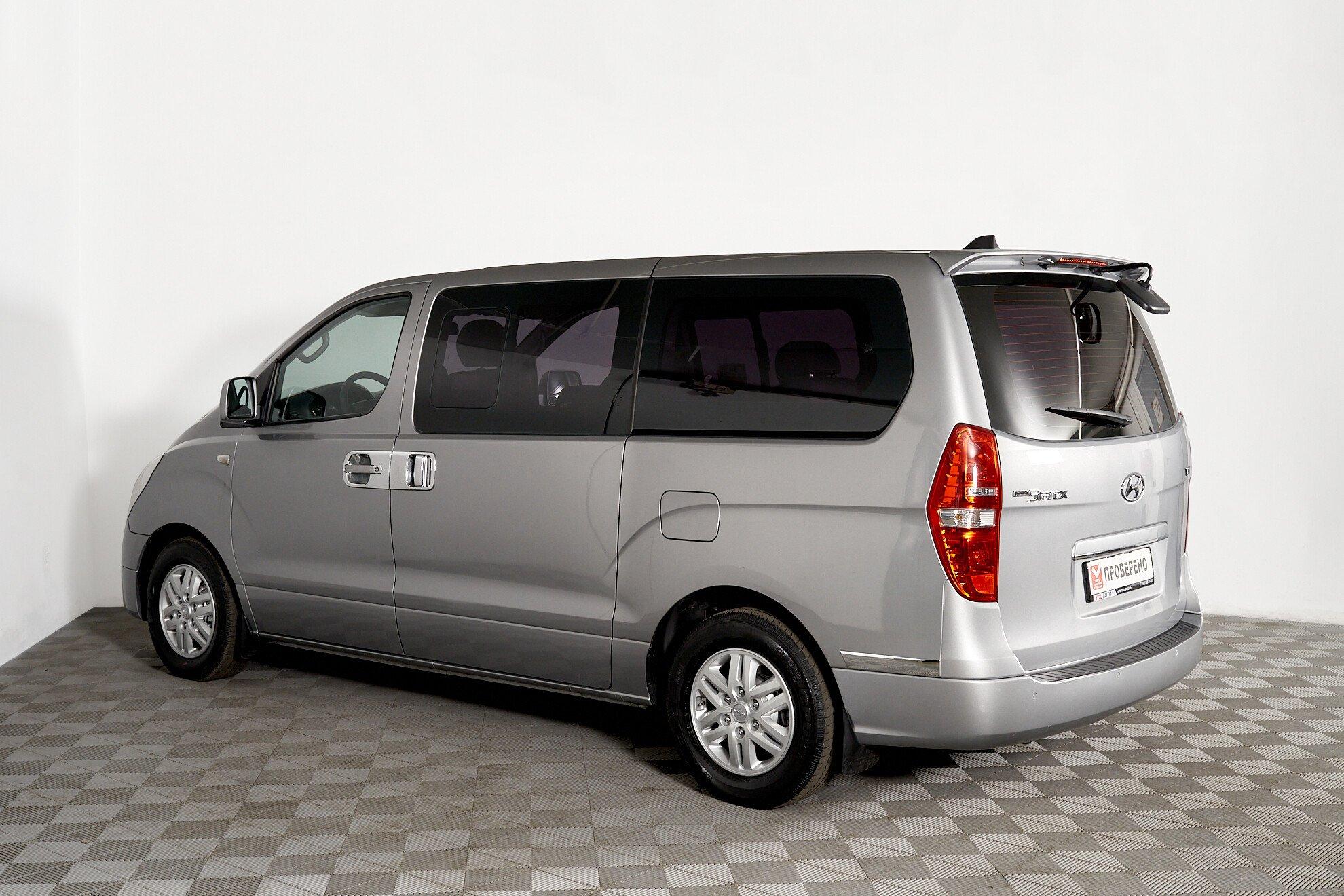 Hyundai Grand Starex 2016, серебряный