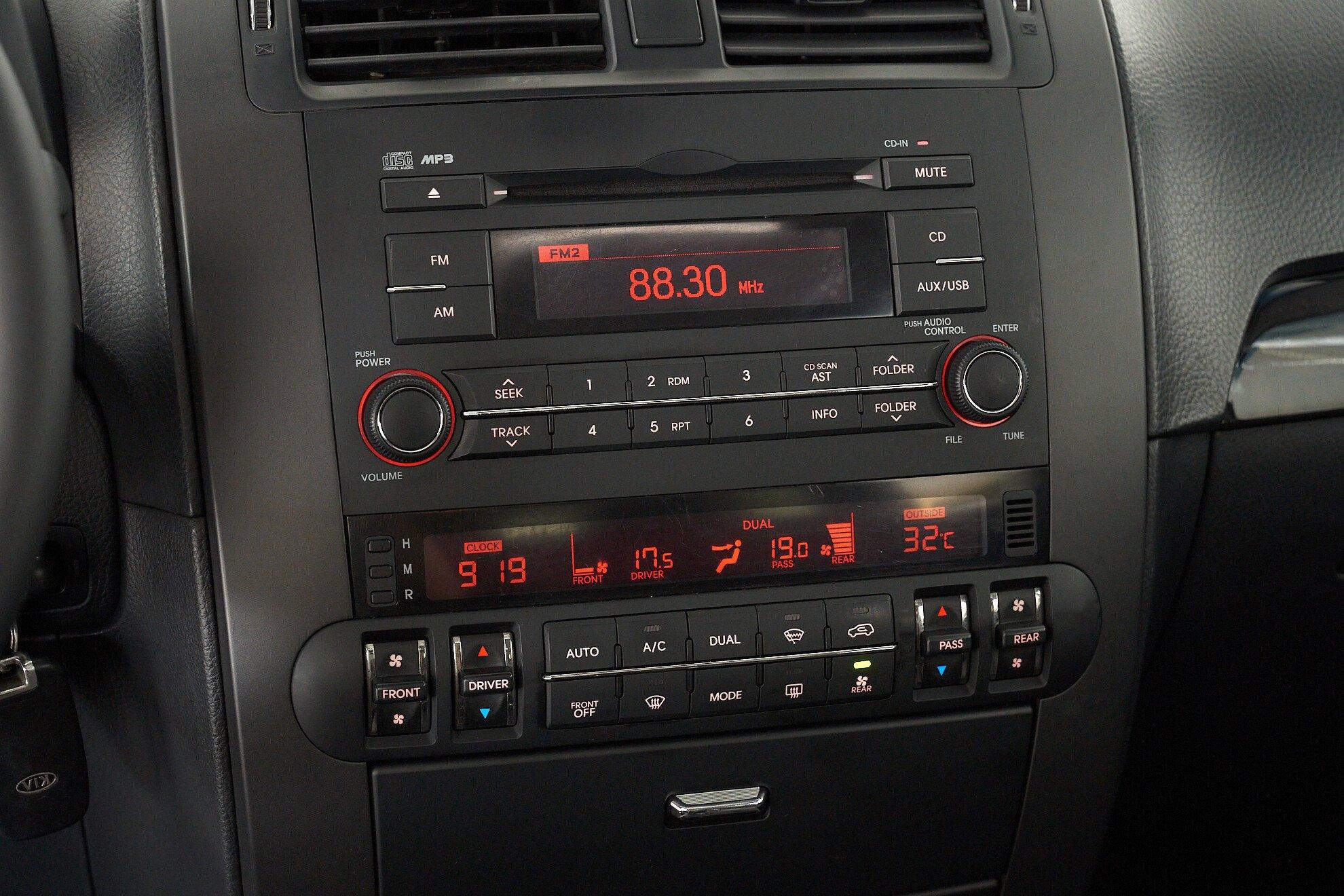 Kia Mohave 2012, бежевый