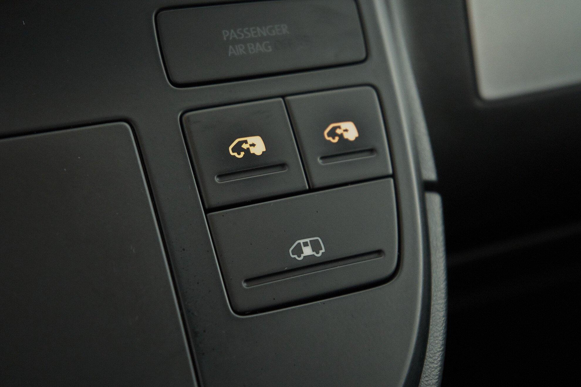 Volkswagen Multivan 2013, черный
