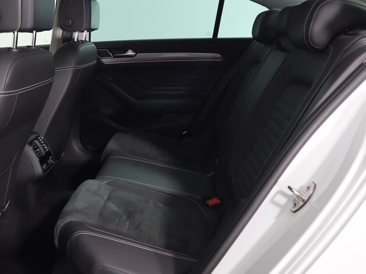 Volkswagen Passat 2021, белый