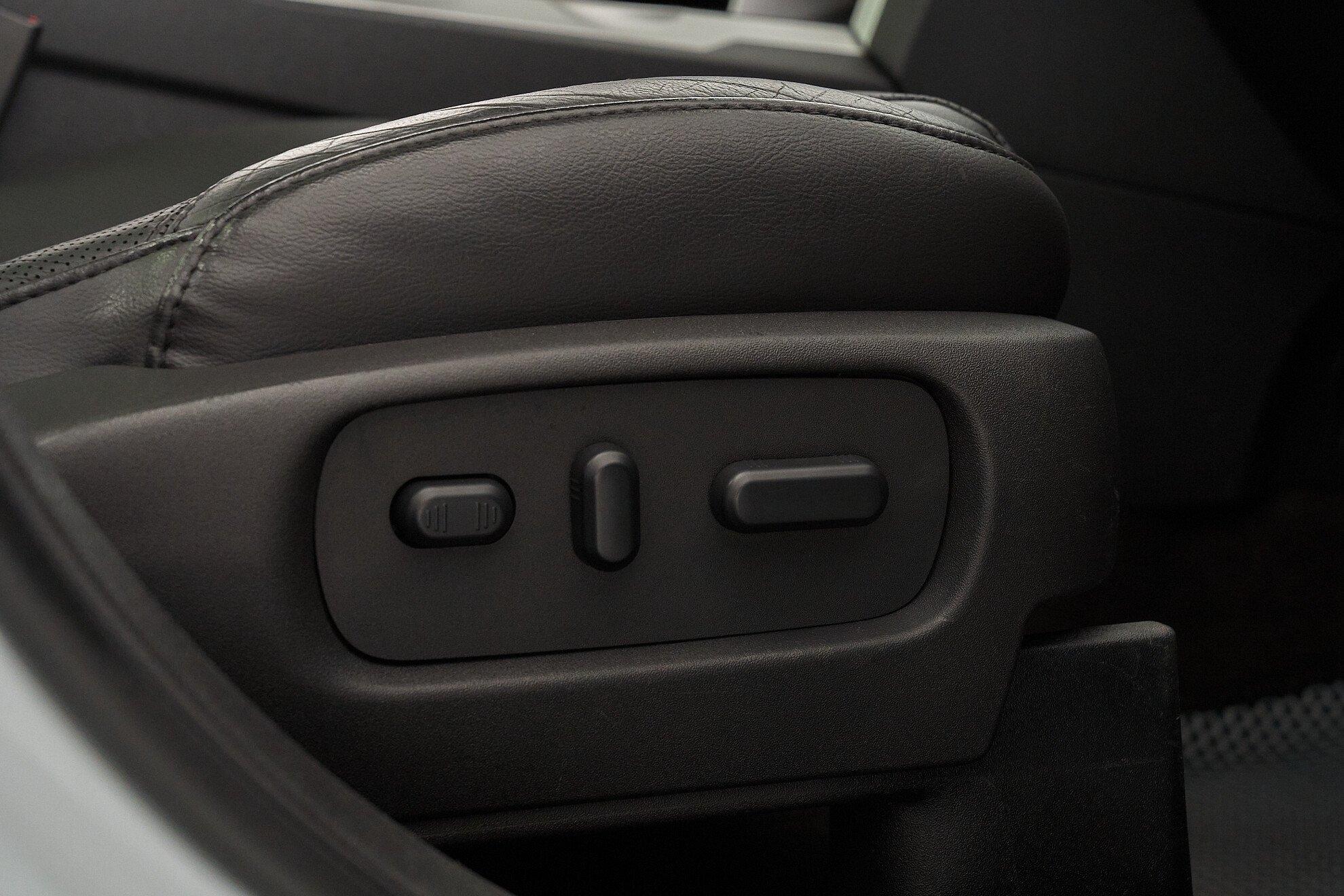 Ford Explorer 2013, белый