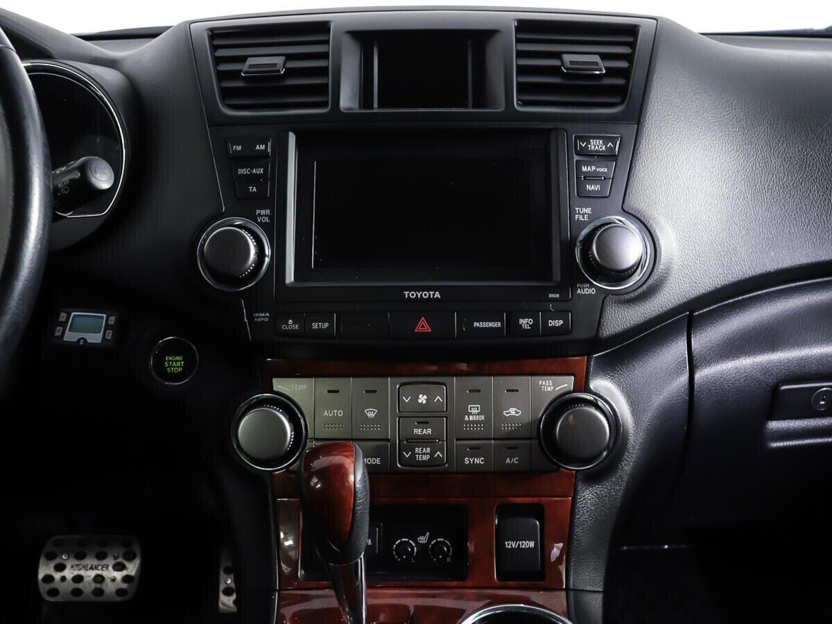 Toyota Highlander 2012, белый