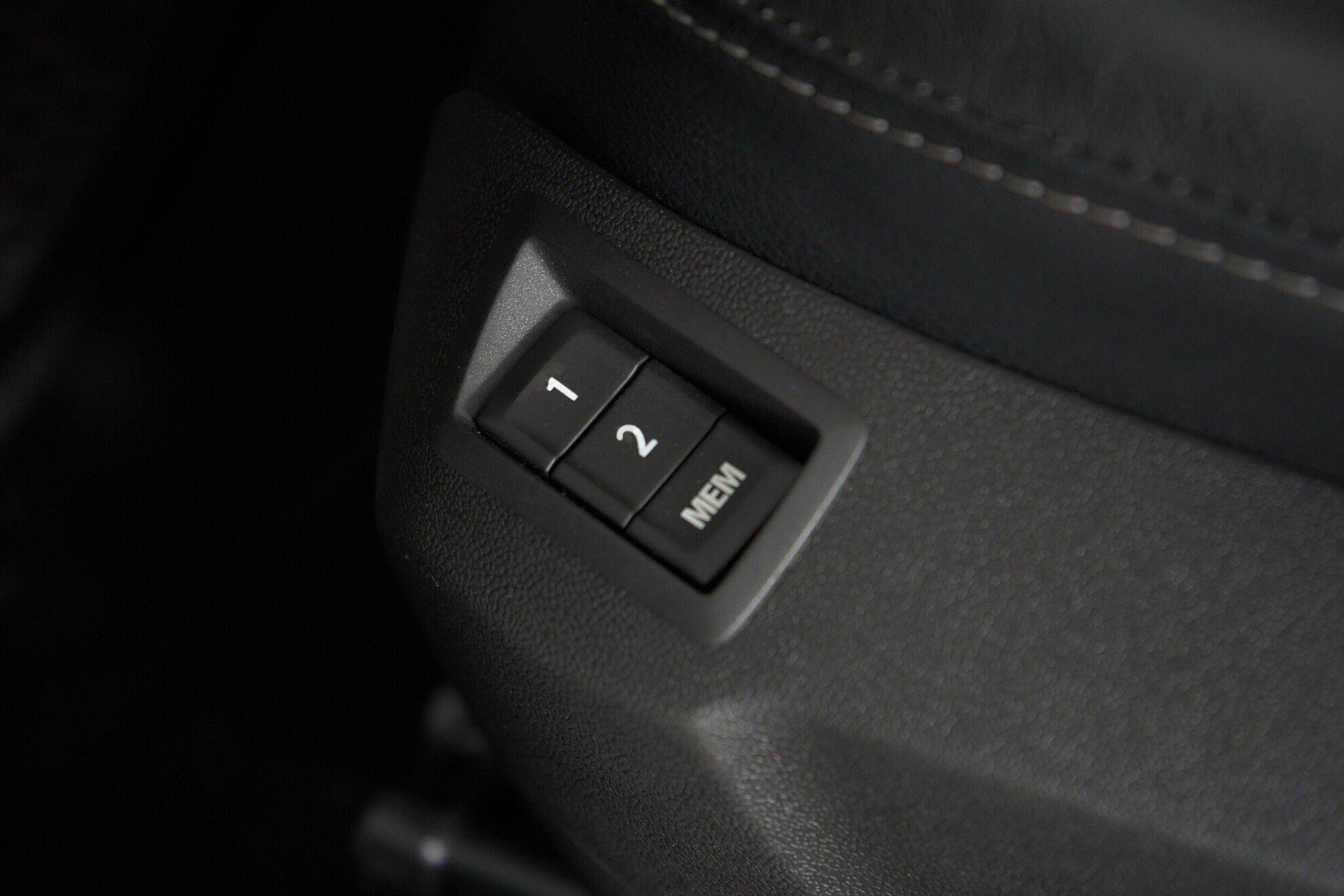 Opel Insignia 2013, черный