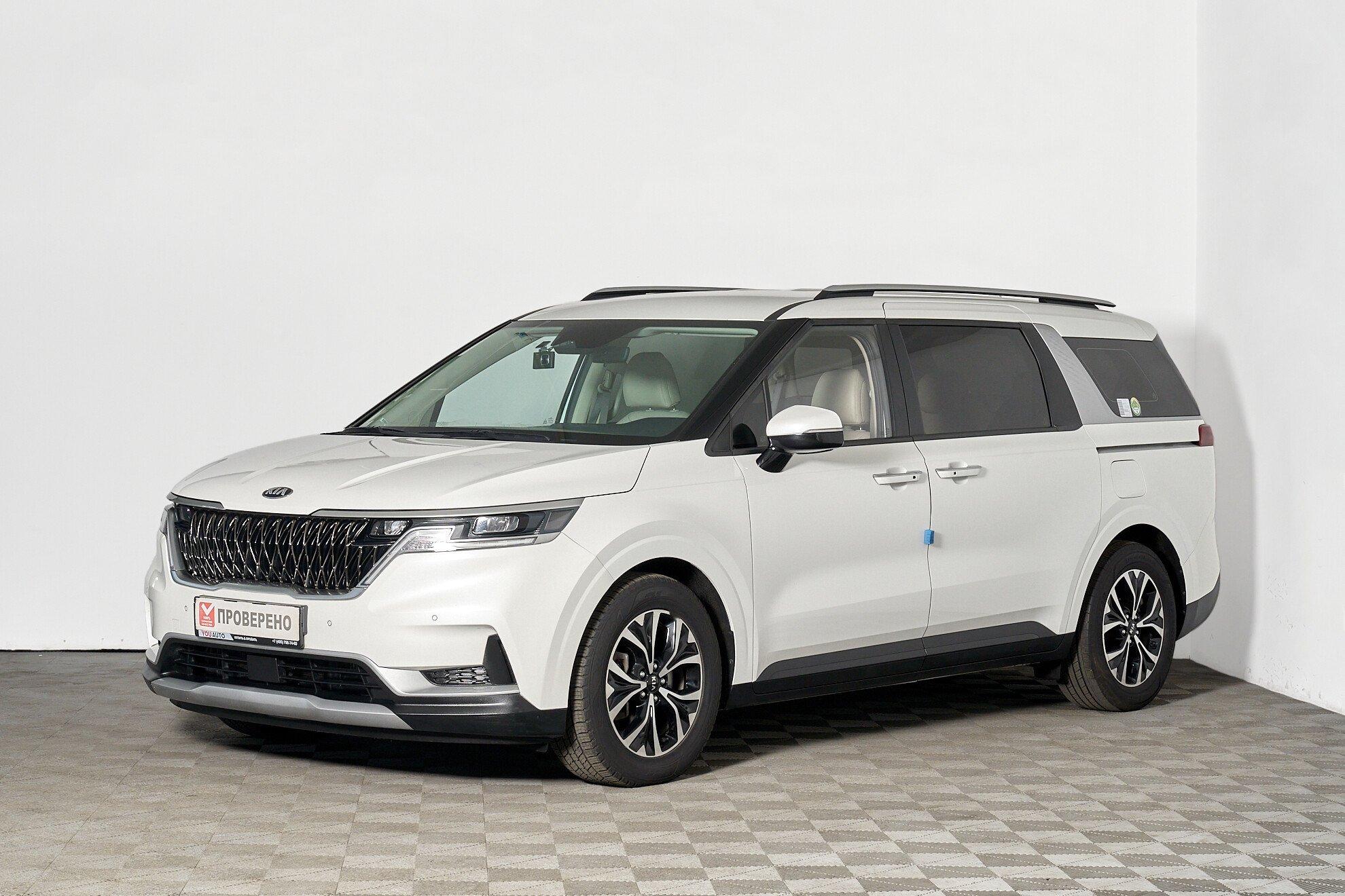 Kia Carnival 2021, белый