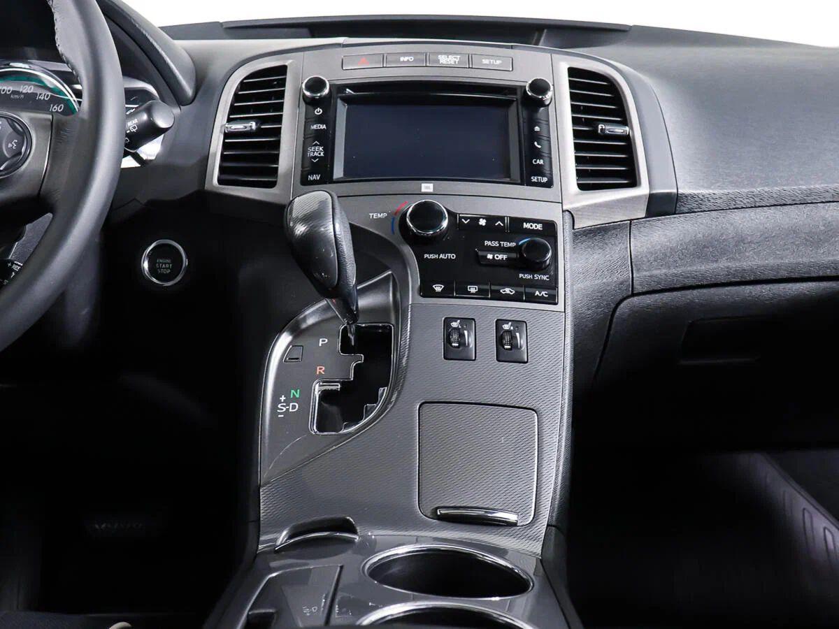 Toyota Venza 2016, белый