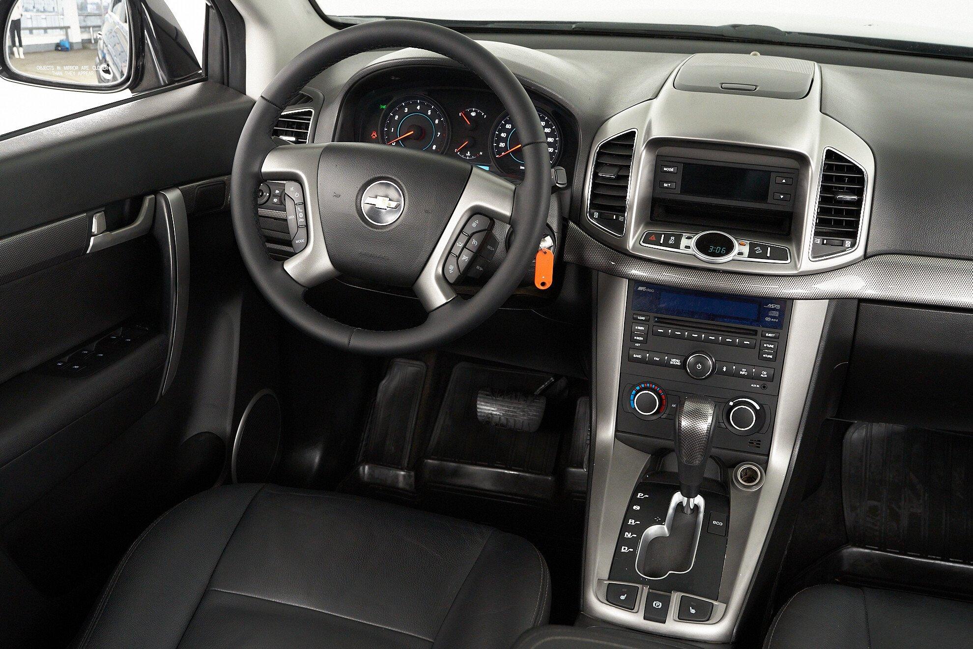 Chevrolet Captiva 2012, черный