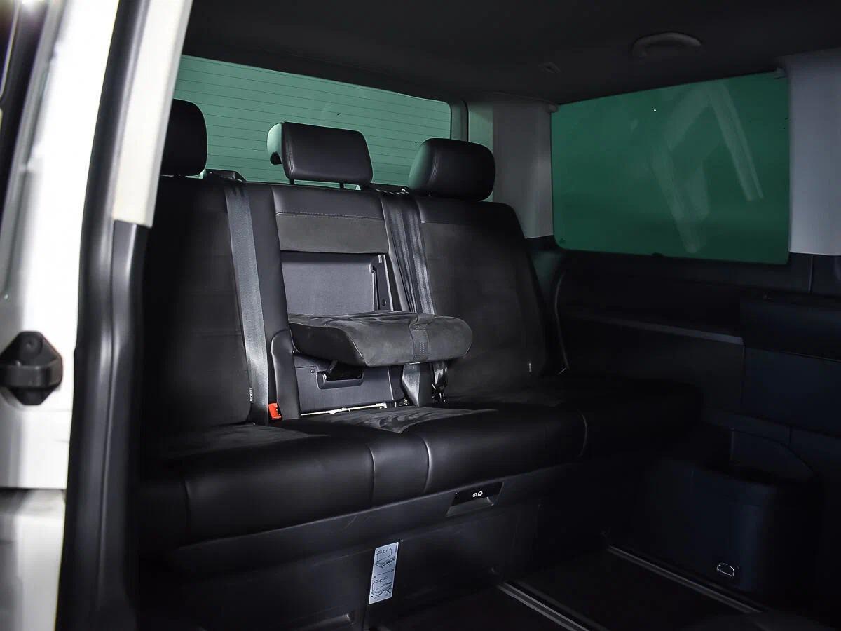 Volkswagen Multivan 2019, белый