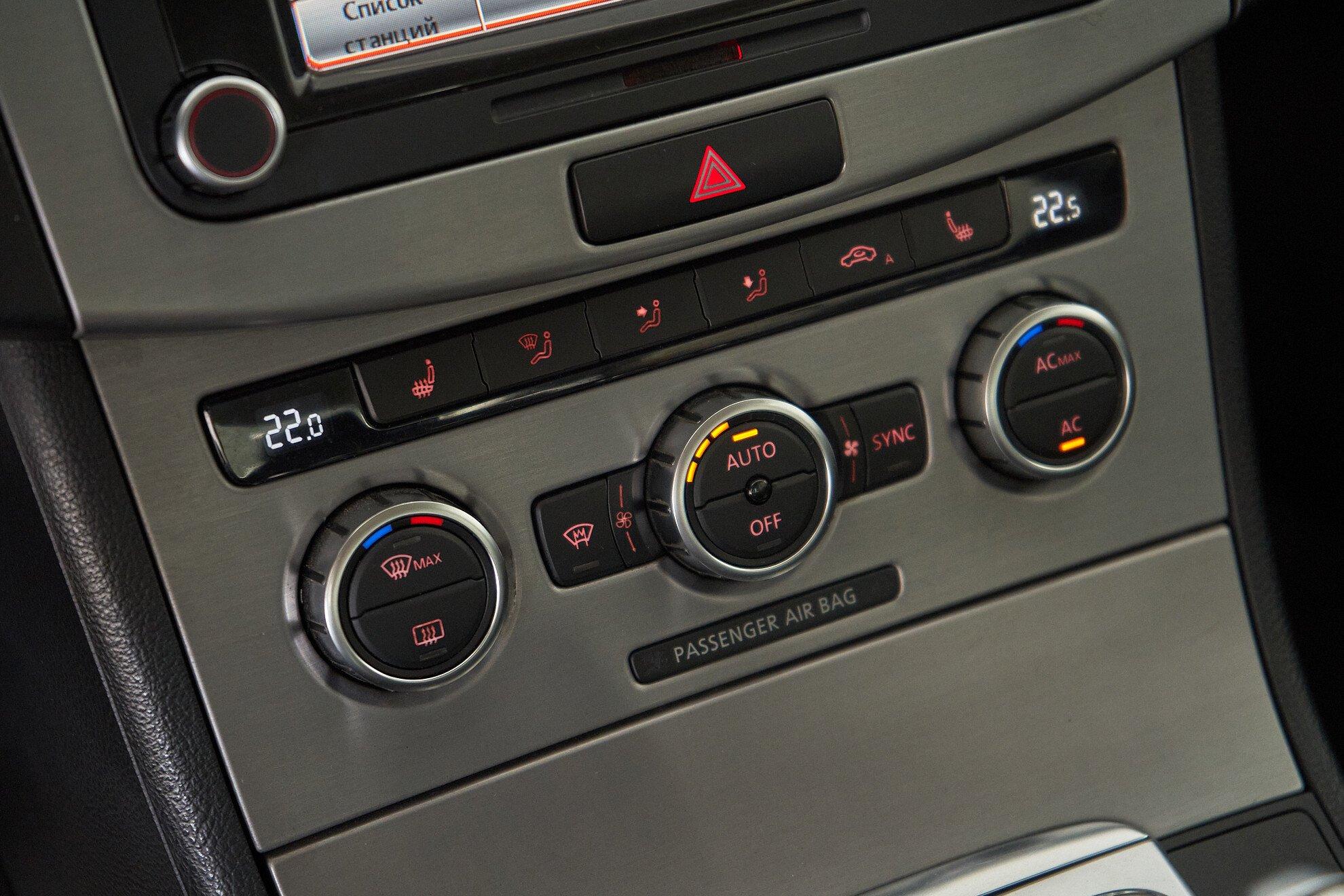 Volkswagen Passat CC 2012, черный