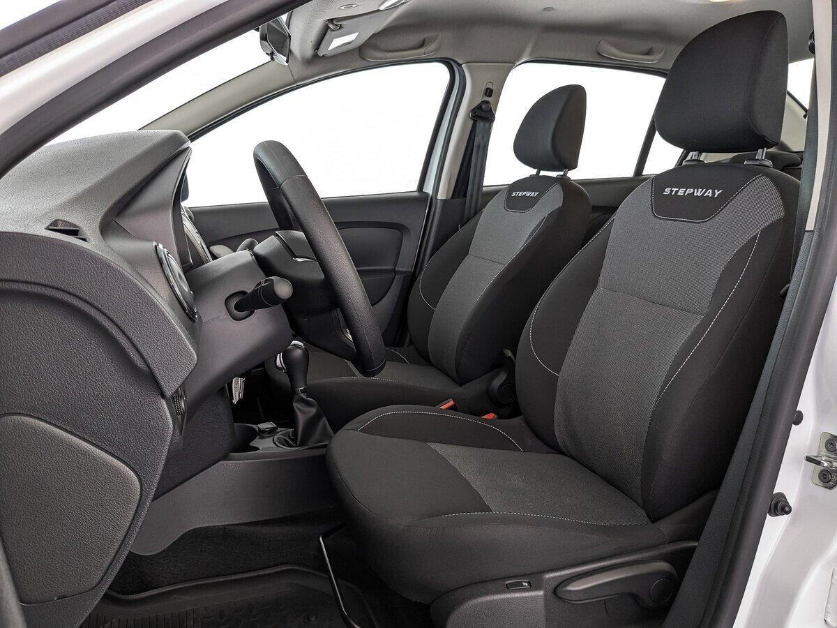 Renault Logan 2021, белый