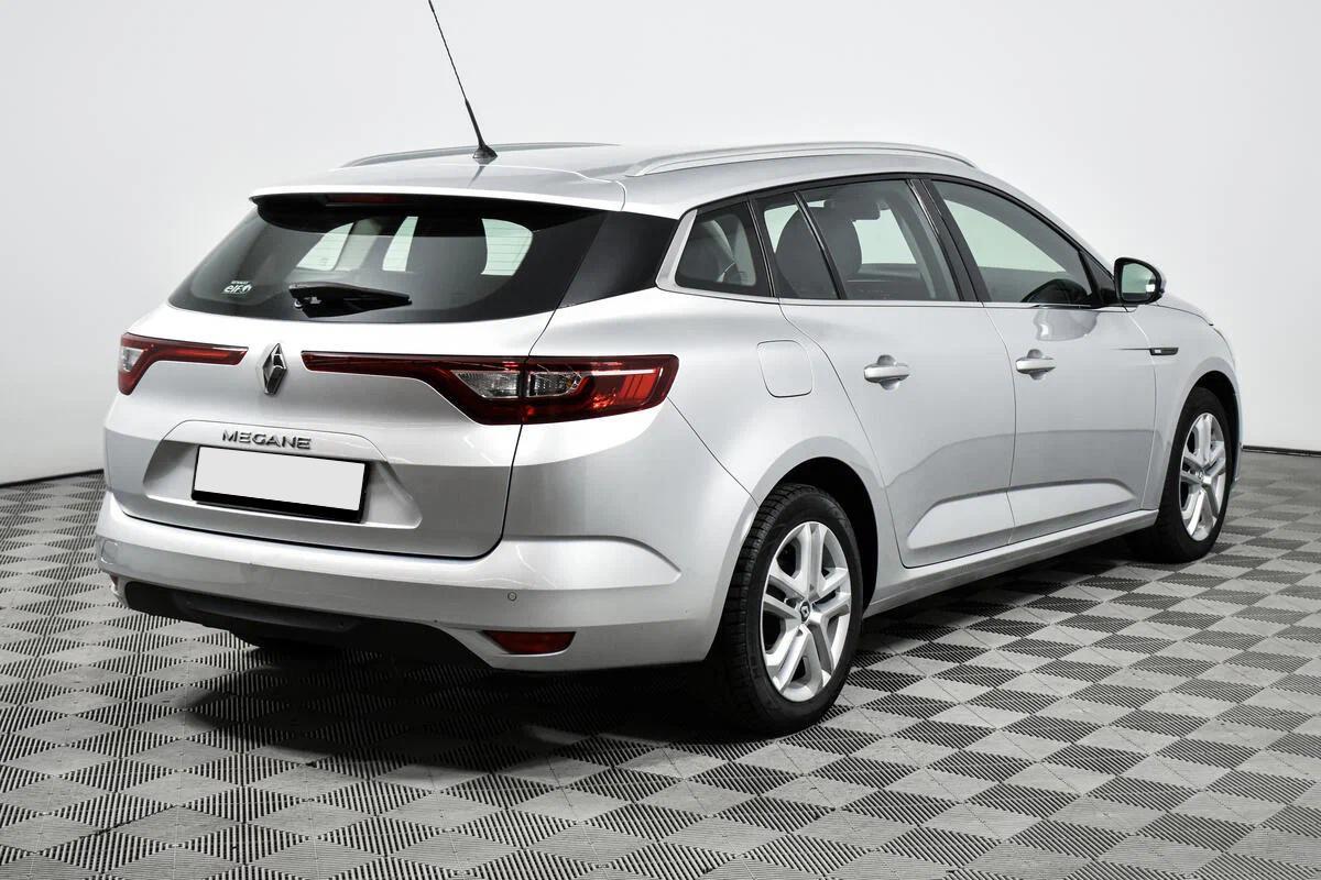 Renault Megane 2016, серебряный