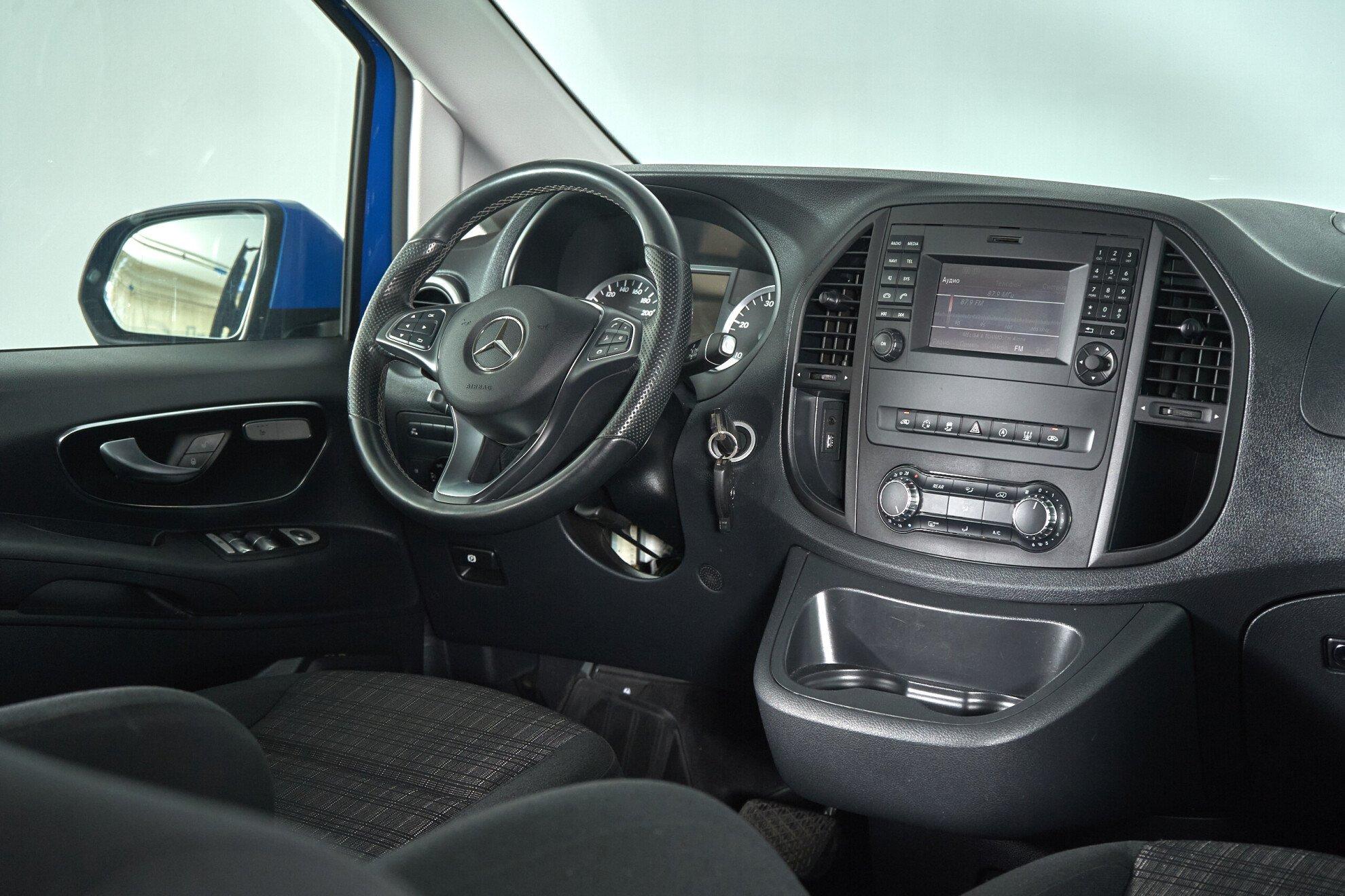 Mercedes-Benz Vito 2018, синий