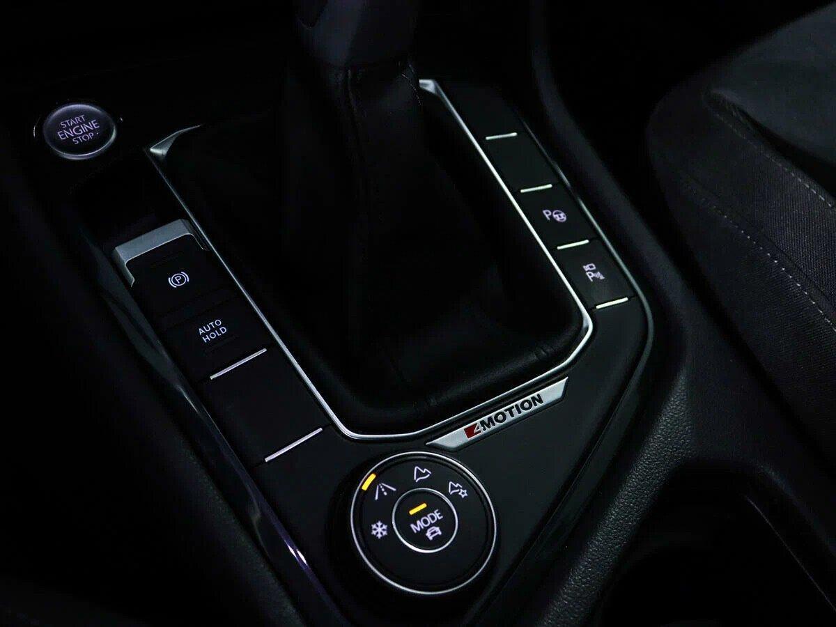 Volkswagen Tiguan 2021, синий