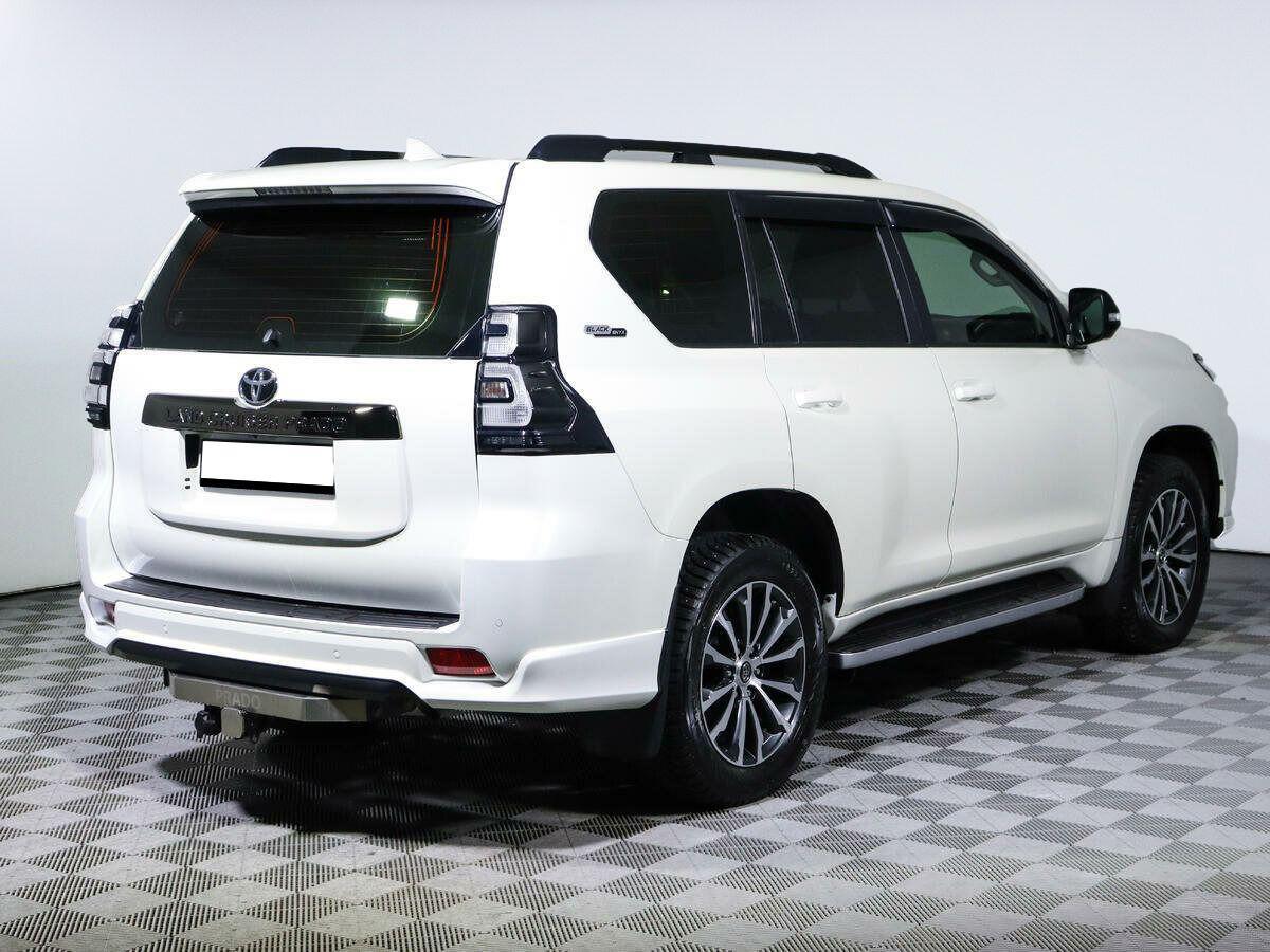 Toyota Land Cruiser Prado 2023, белый