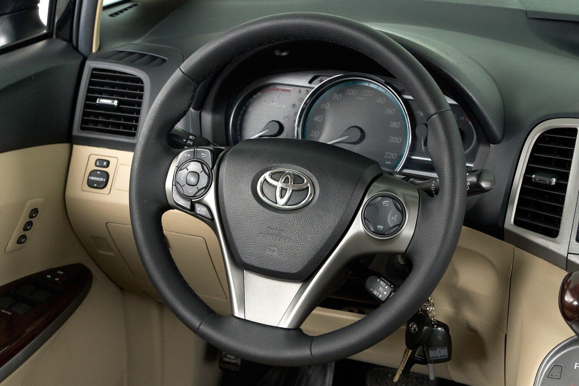 Toyota Venza 2013, черный