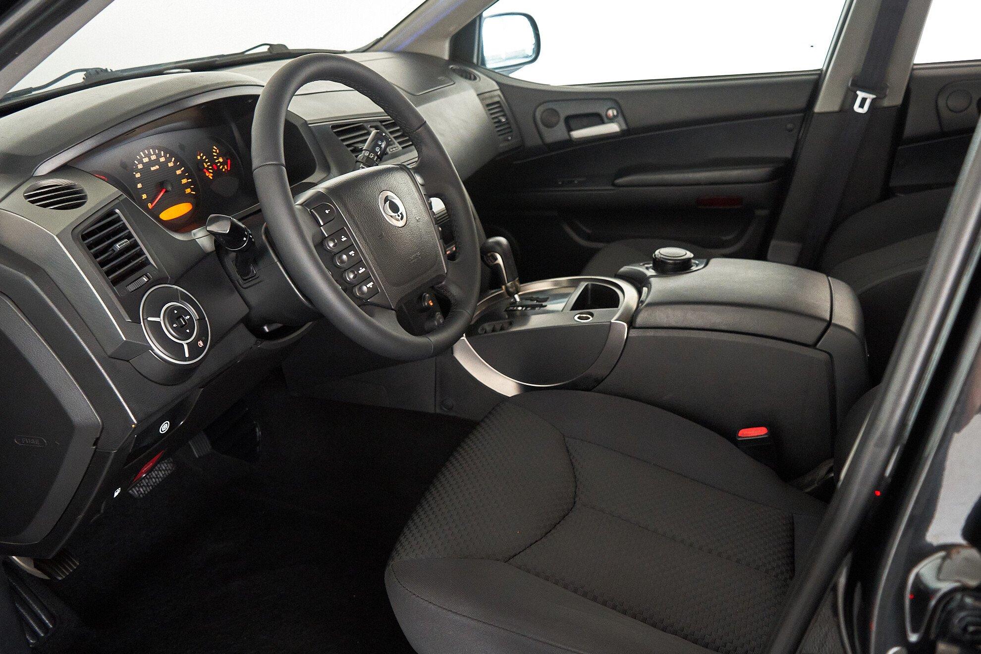 SsangYong Kyron 2012, черный