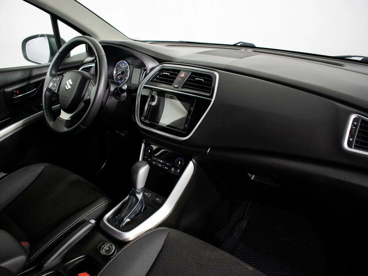 Suzuki SX4 2019, белый