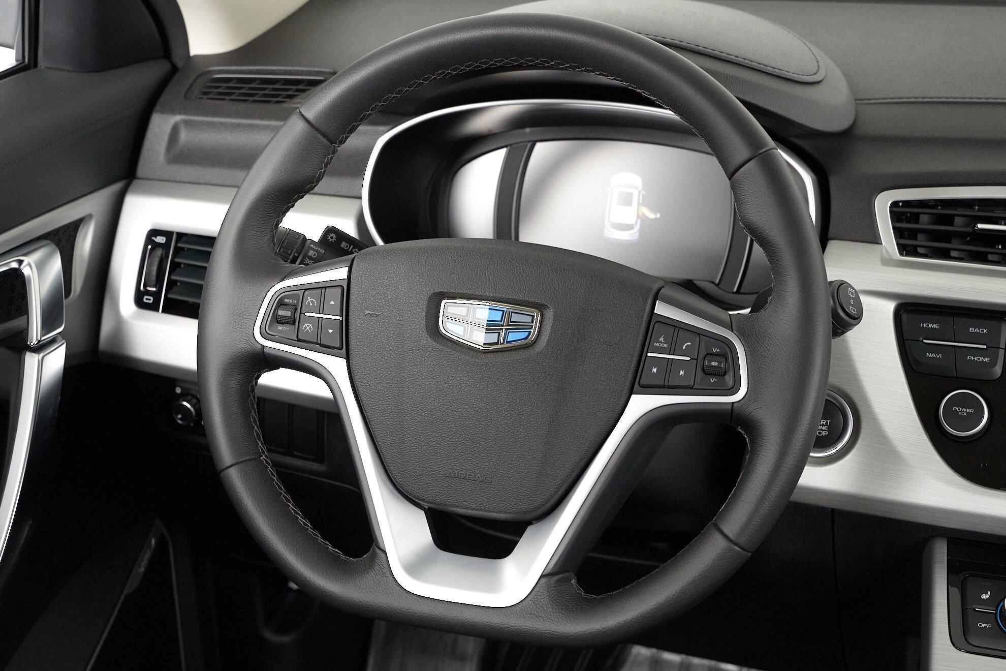 Geely Atlas 2019, бежевый