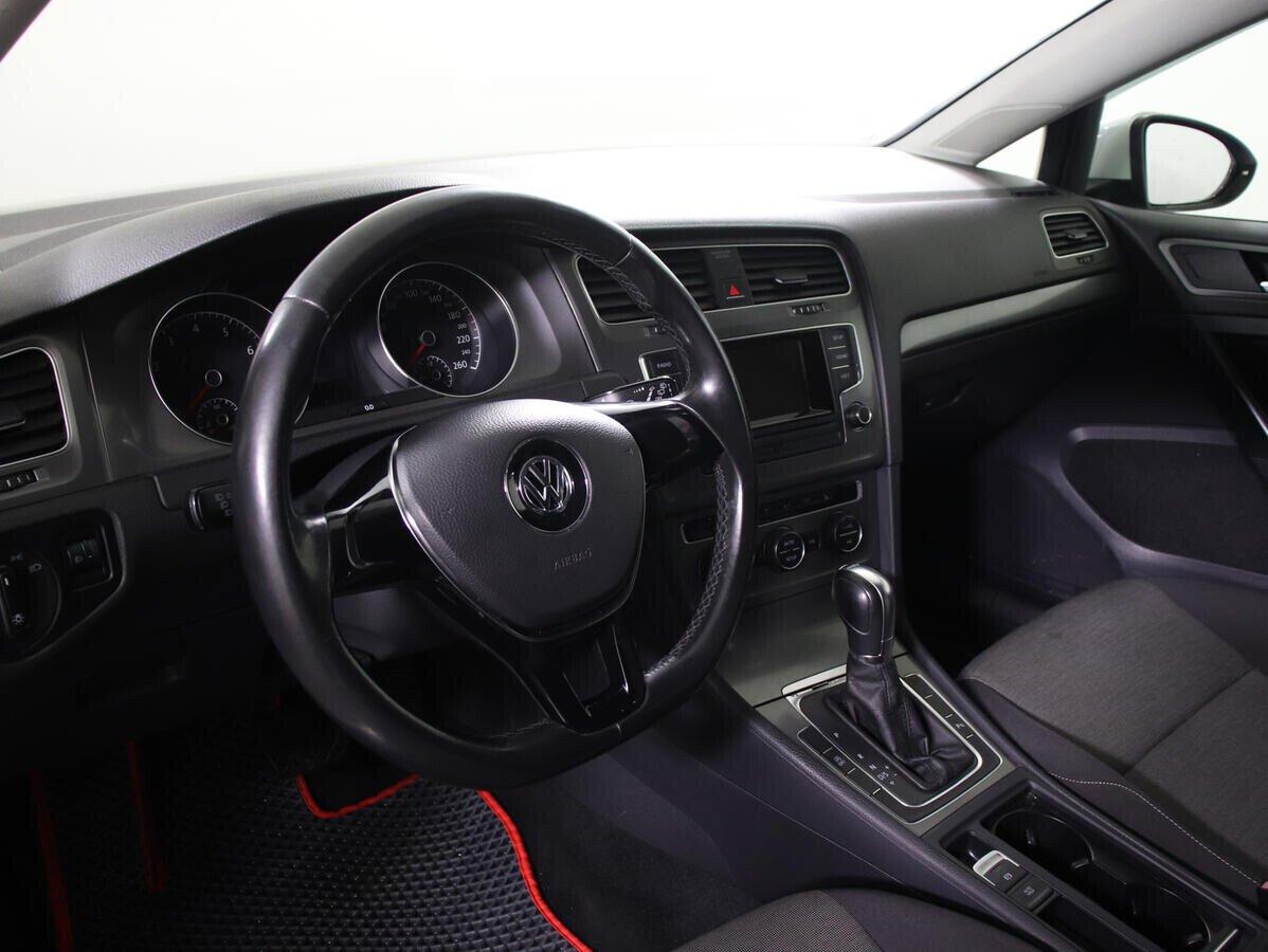 Volkswagen Golf 2014, белый