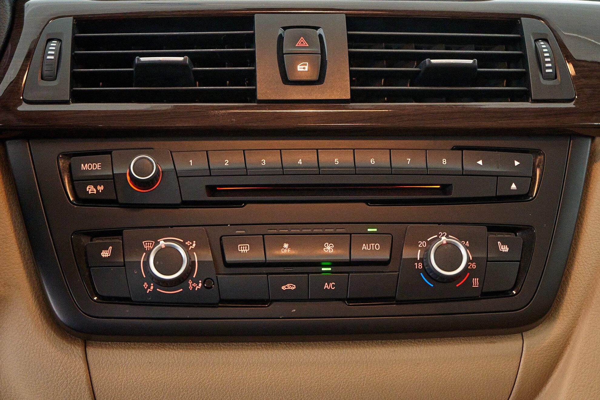 BMW 3 серии 2012, черный