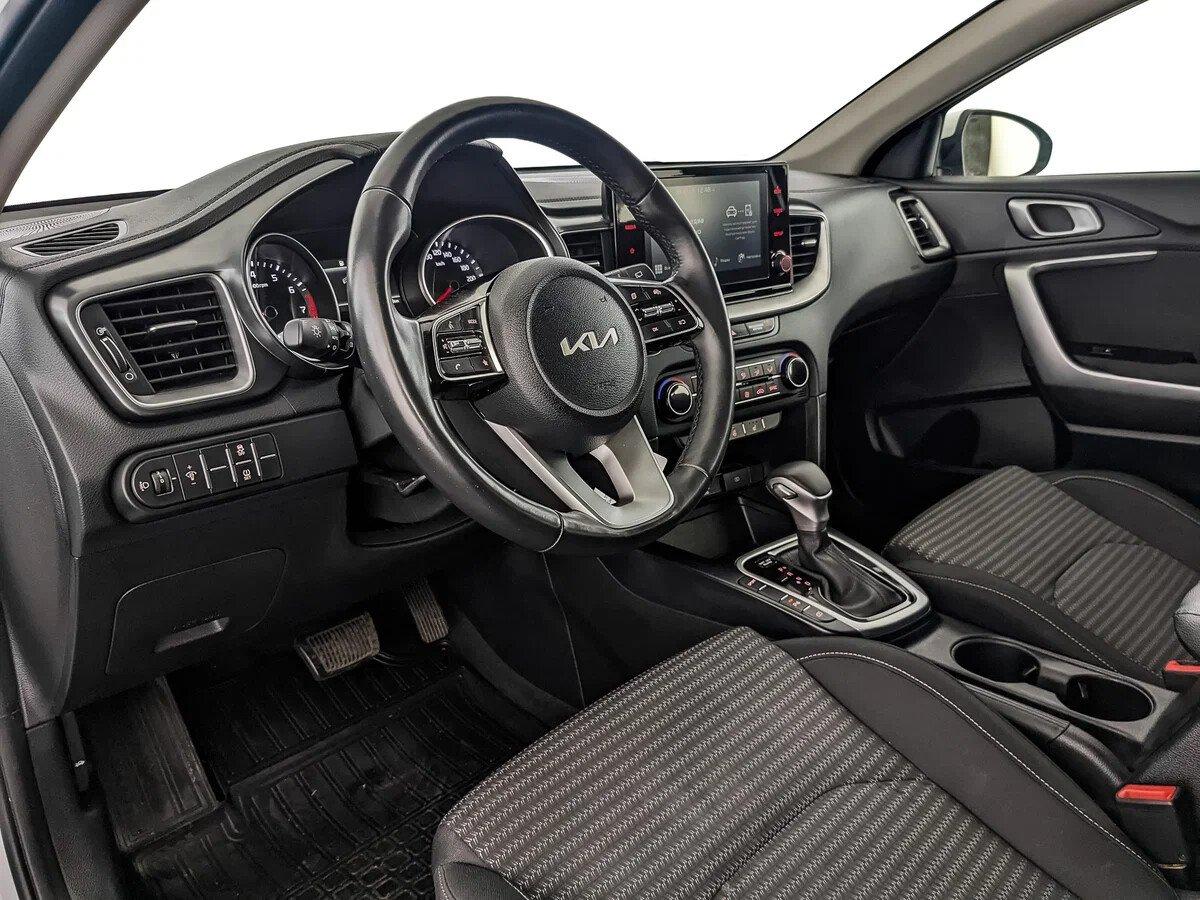 Kia Ceed 2022, белый