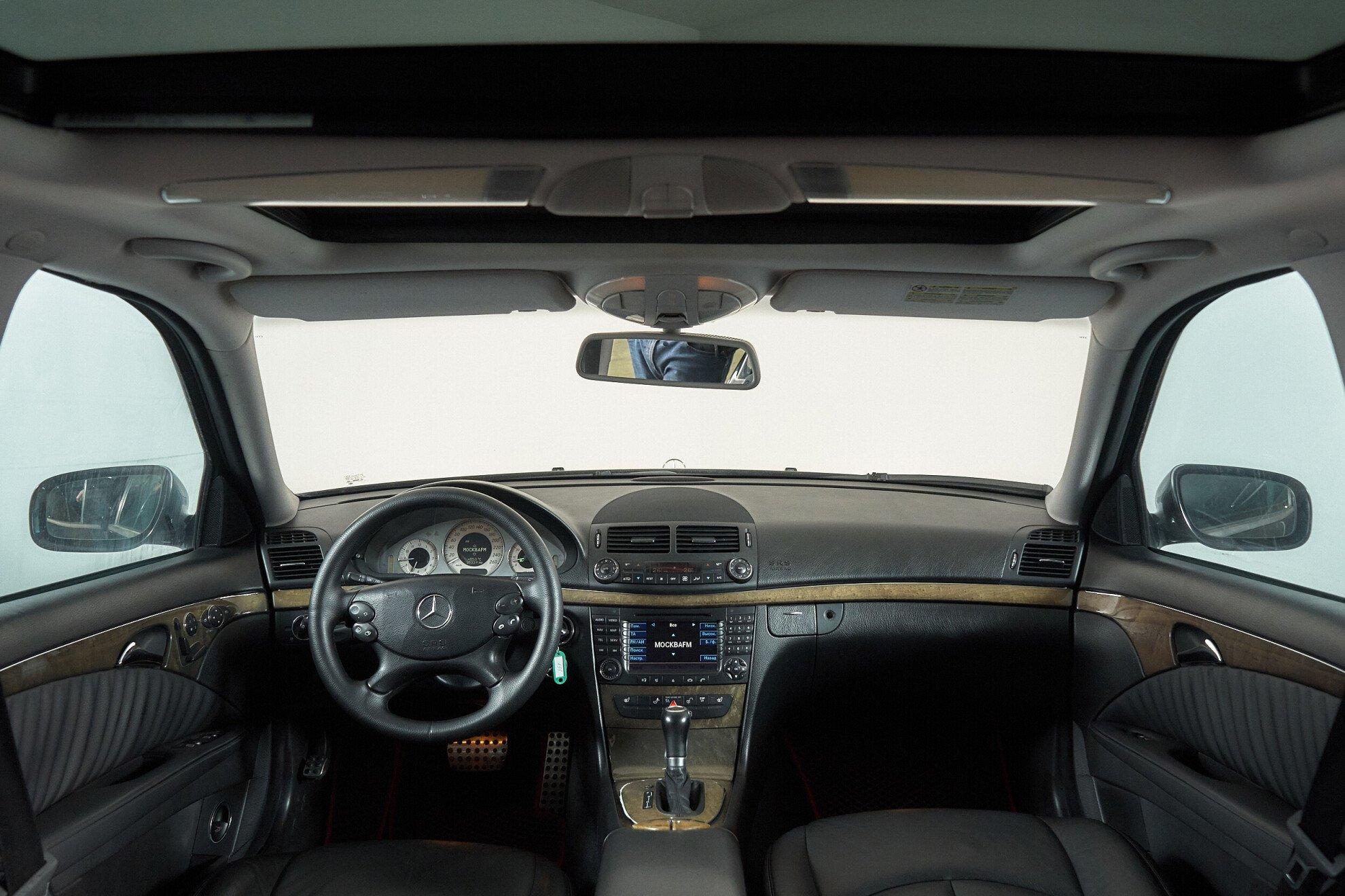 Mercedes-Benz E-Класс 2008, черный
