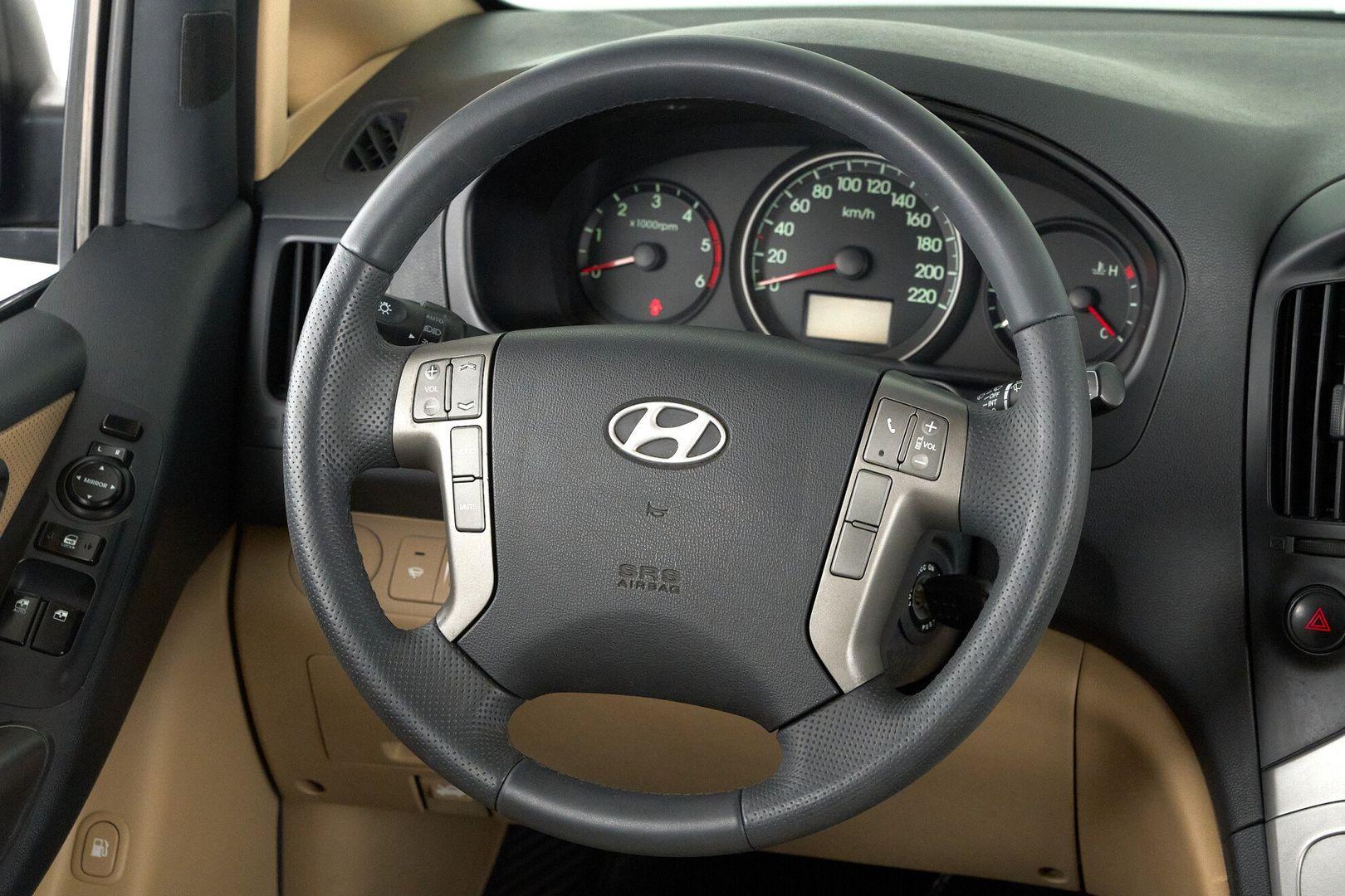 Hyundai Grand Starex 2012, черный