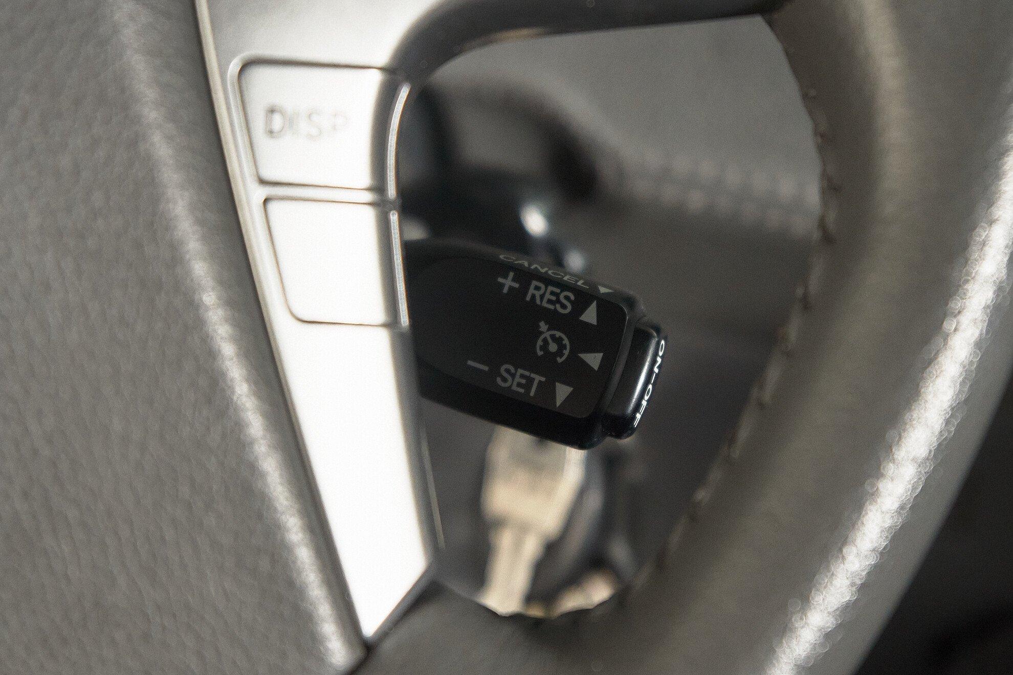 Toyota Hilux 2013, черный