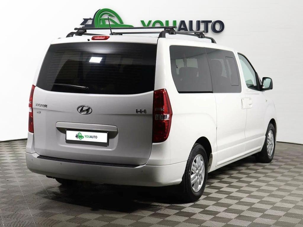 Hyundai H-1 2016, белый