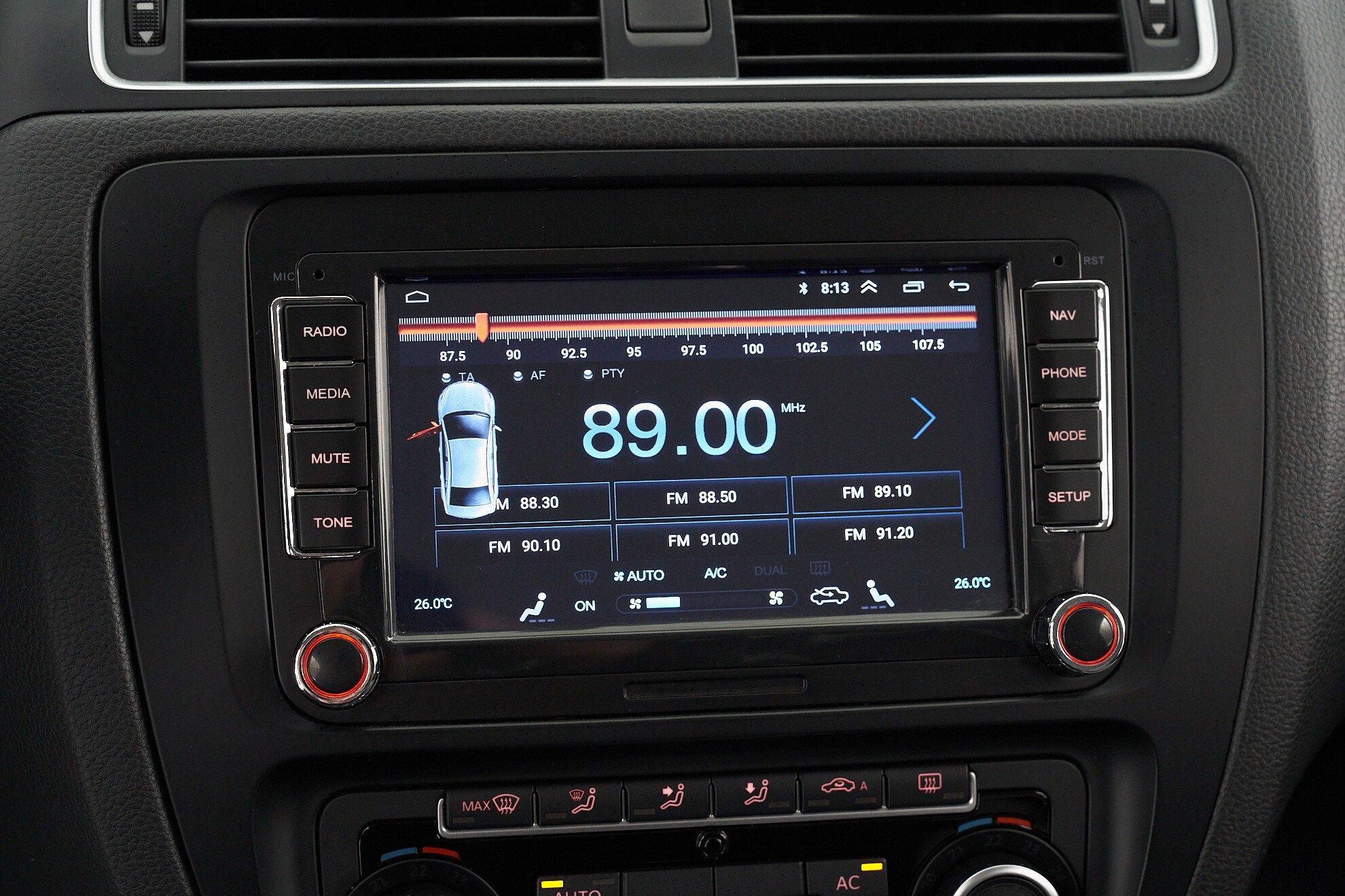 Volkswagen Jetta 2011, серебряный