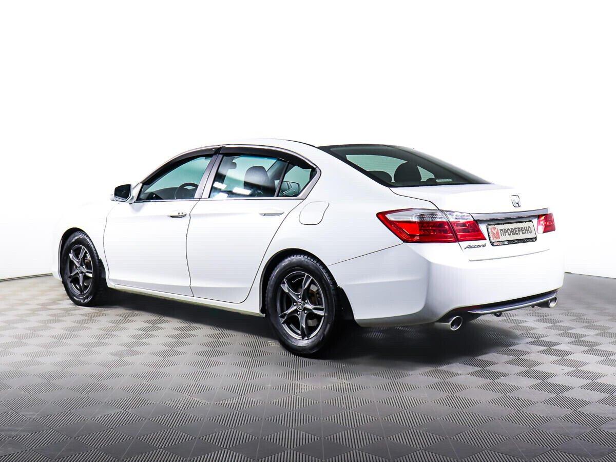 Honda Accord 2014, белый