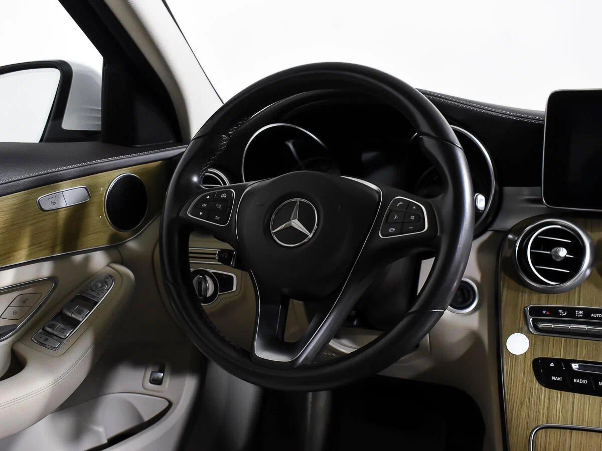 Mercedes-Benz C-Класс 2017, белый