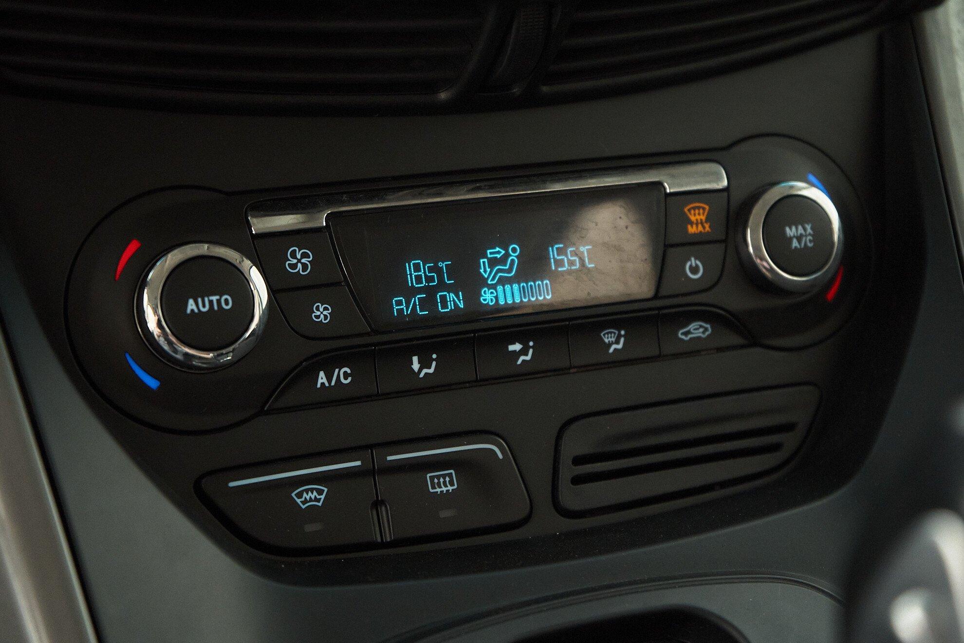 Ford Kuga 2016, черный