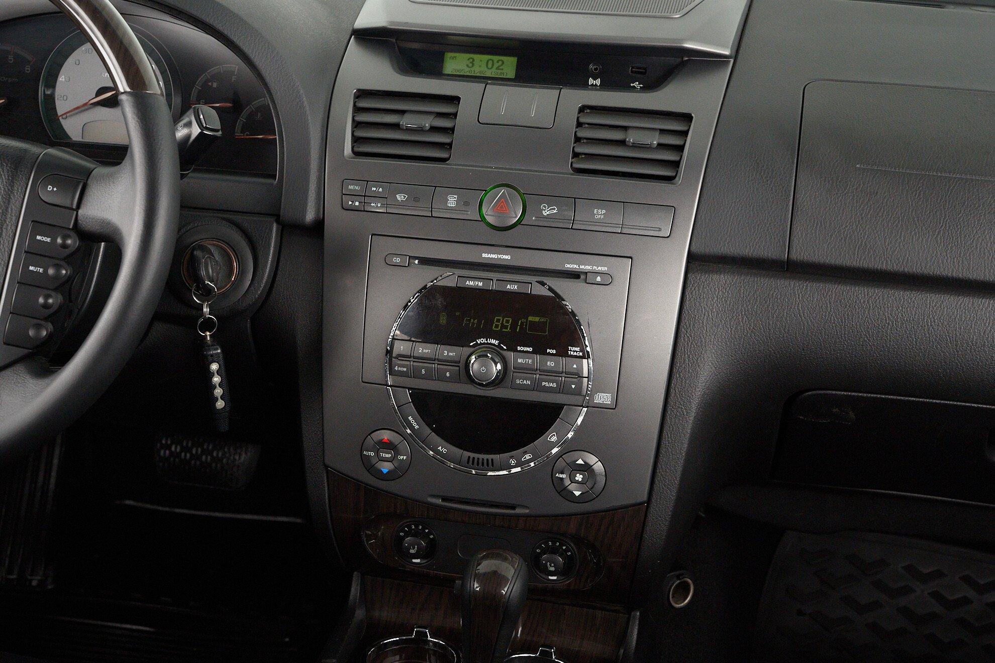 SsangYong Rexton 2010, пурпурный