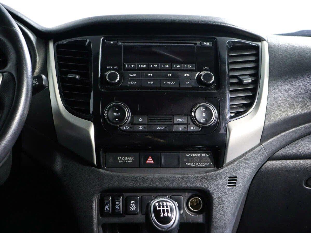 Mitsubishi Pajero Sport 2019, серый