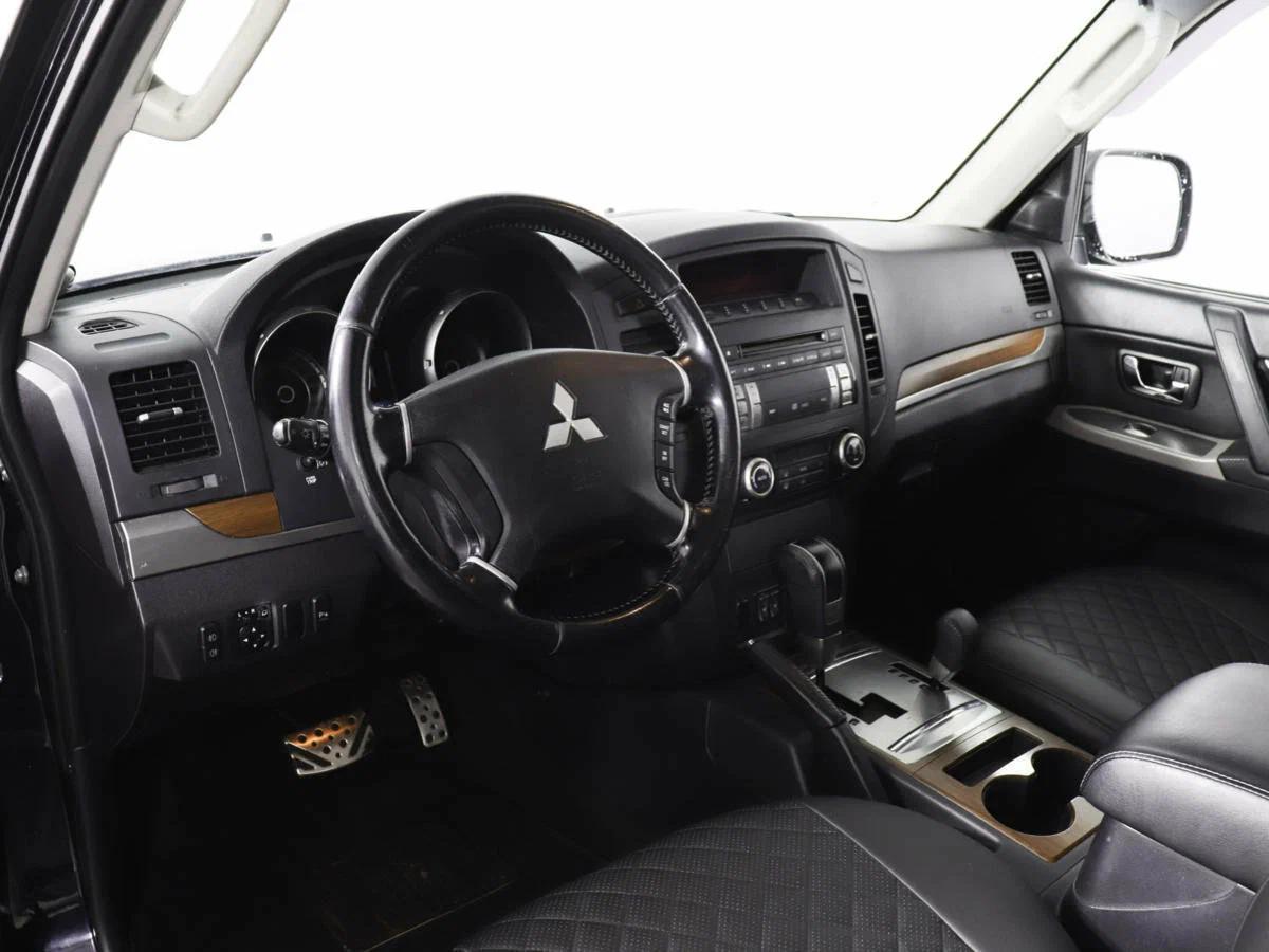 Mitsubishi Pajero 2007, черный