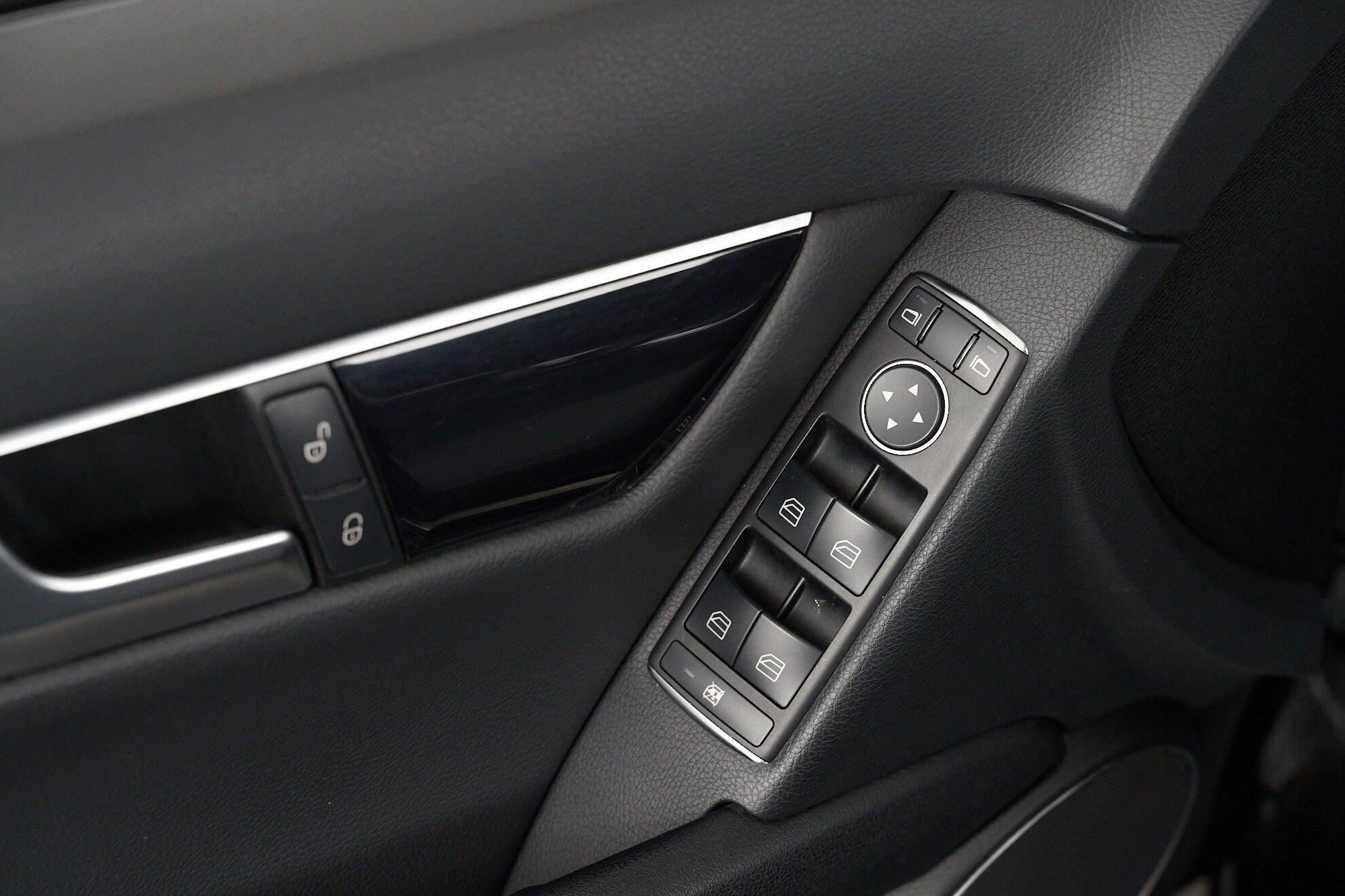 Mercedes-Benz C-Класс 2011, черный