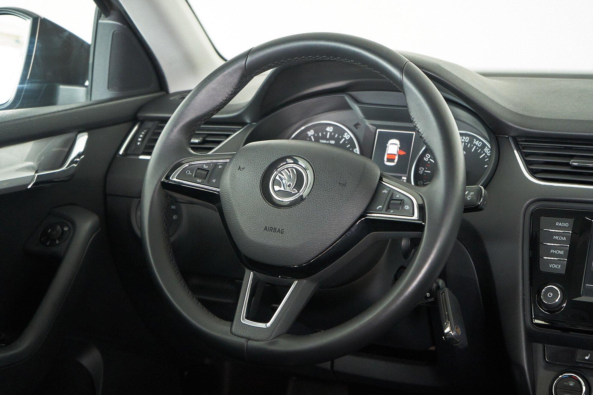 Skoda Octavia 2016, коричневый