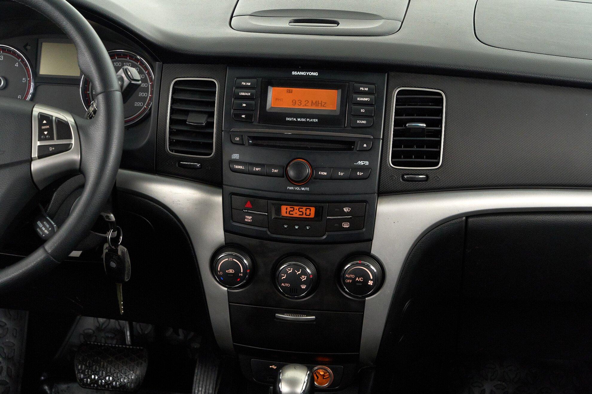 SsangYong Actyon 2011, черный