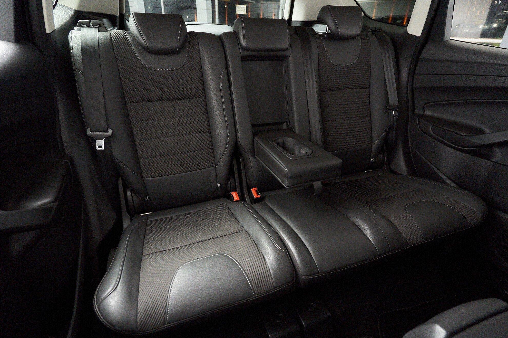 Ford Kuga 2015, черный