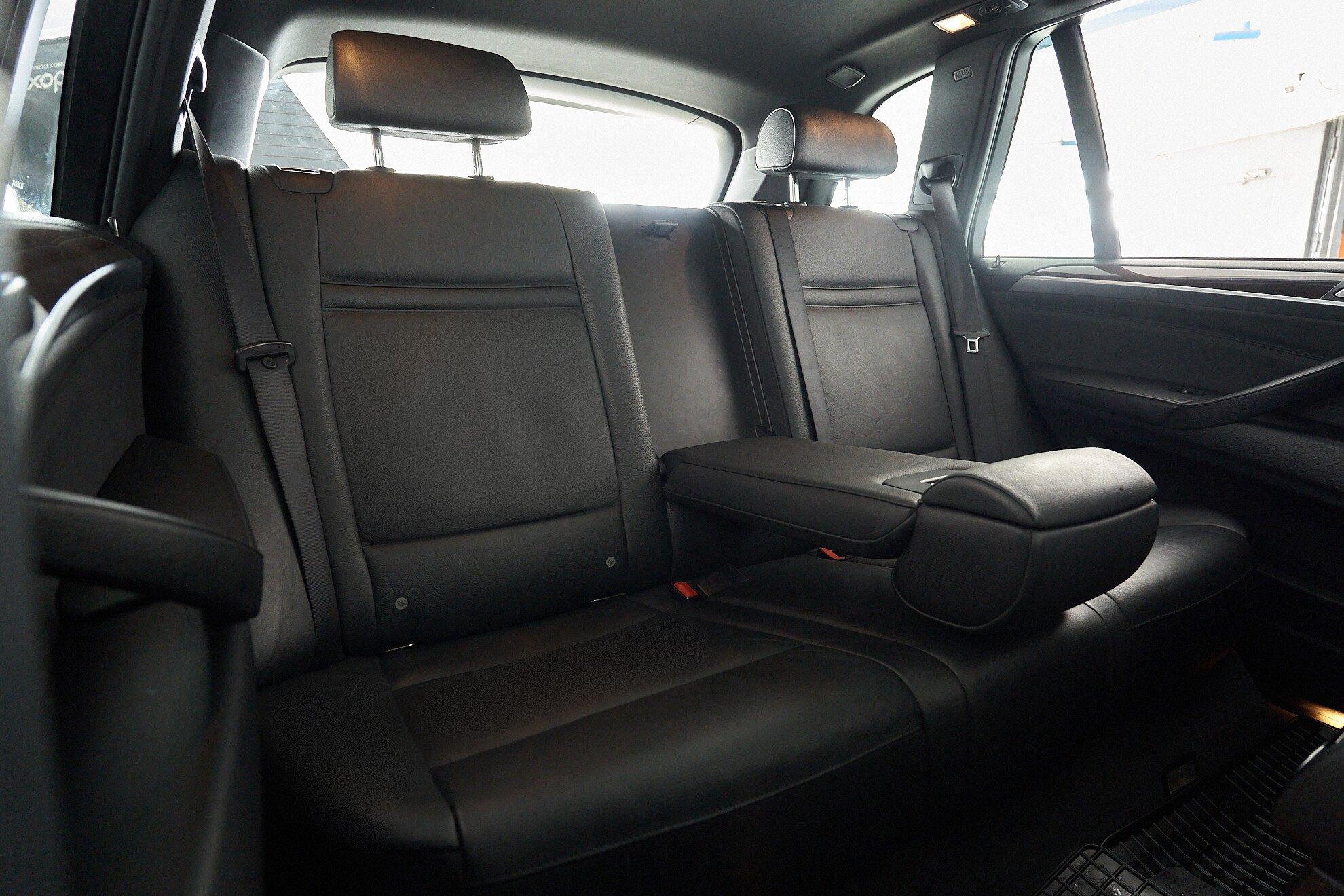 BMW X5 2009, черный