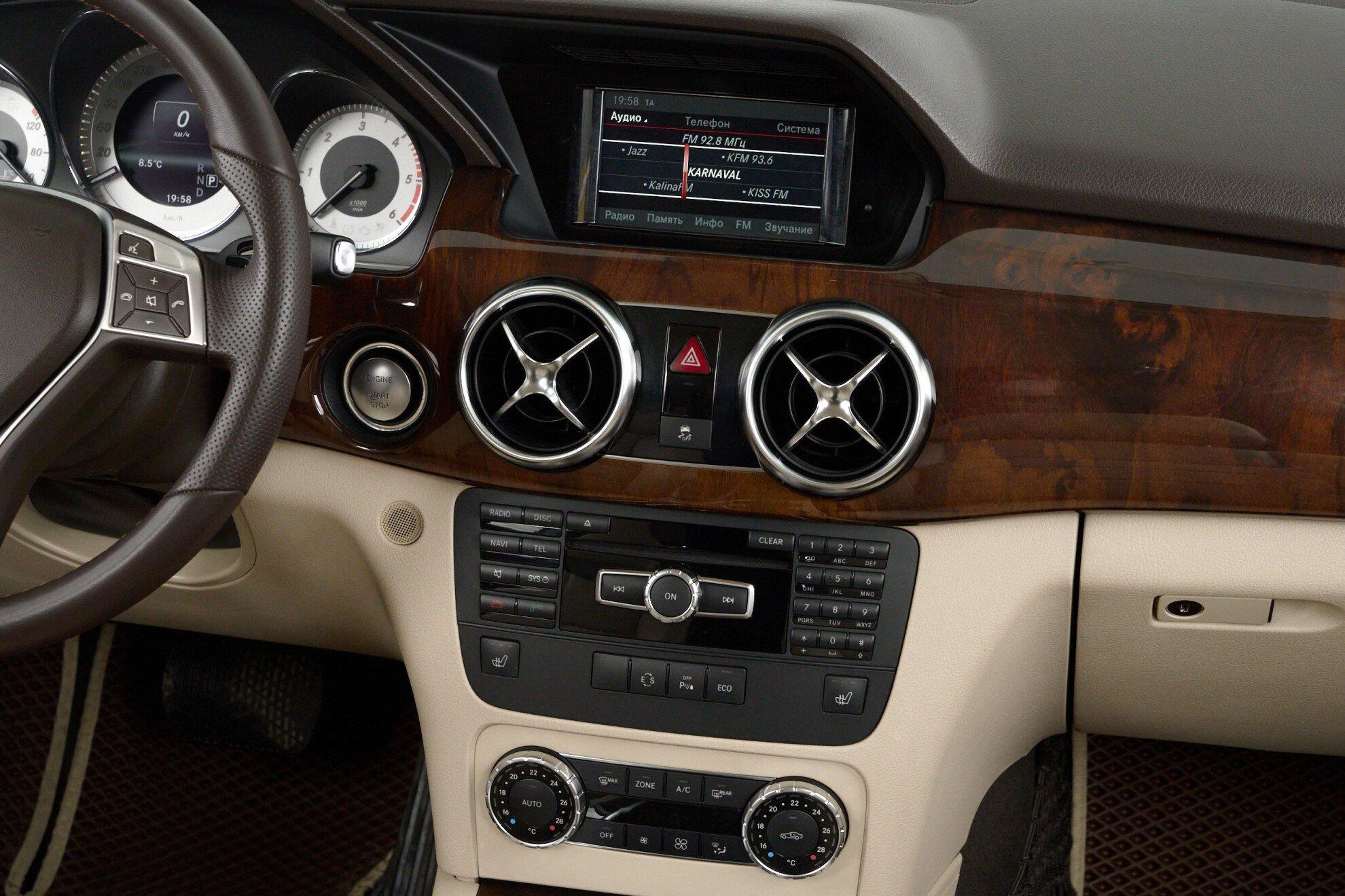 Mercedes-Benz GLK-Класс 2013, коричневый