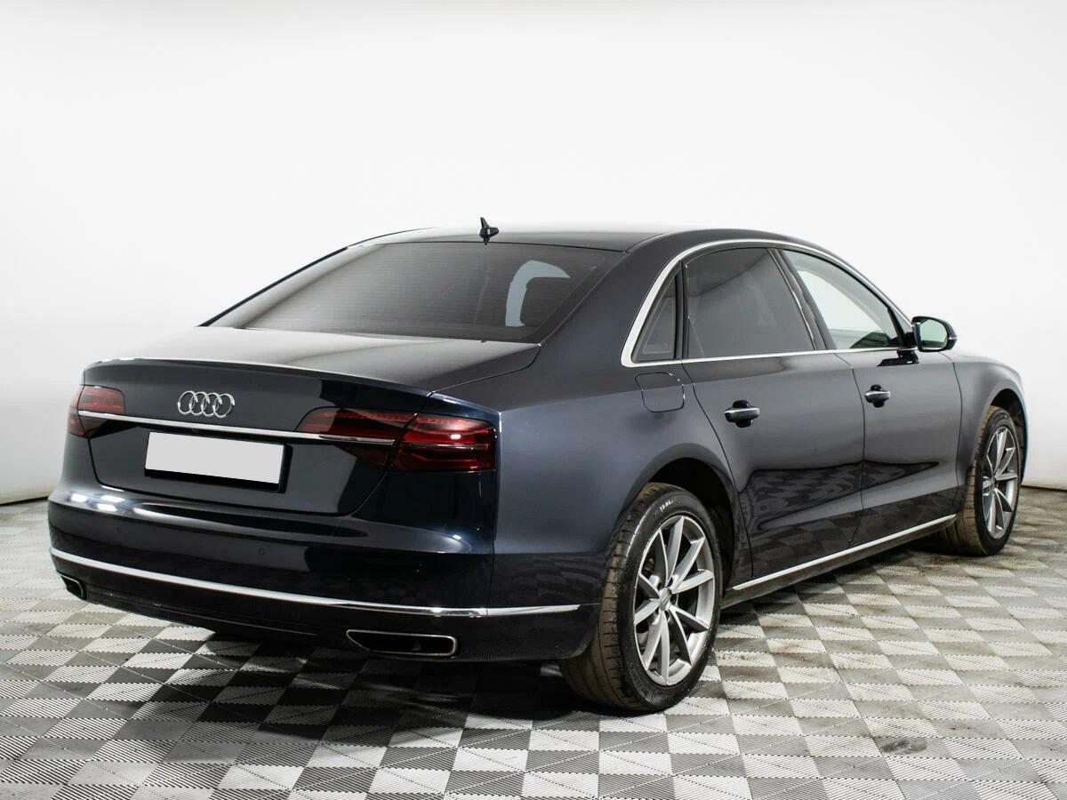 Audi A8 2017, синий