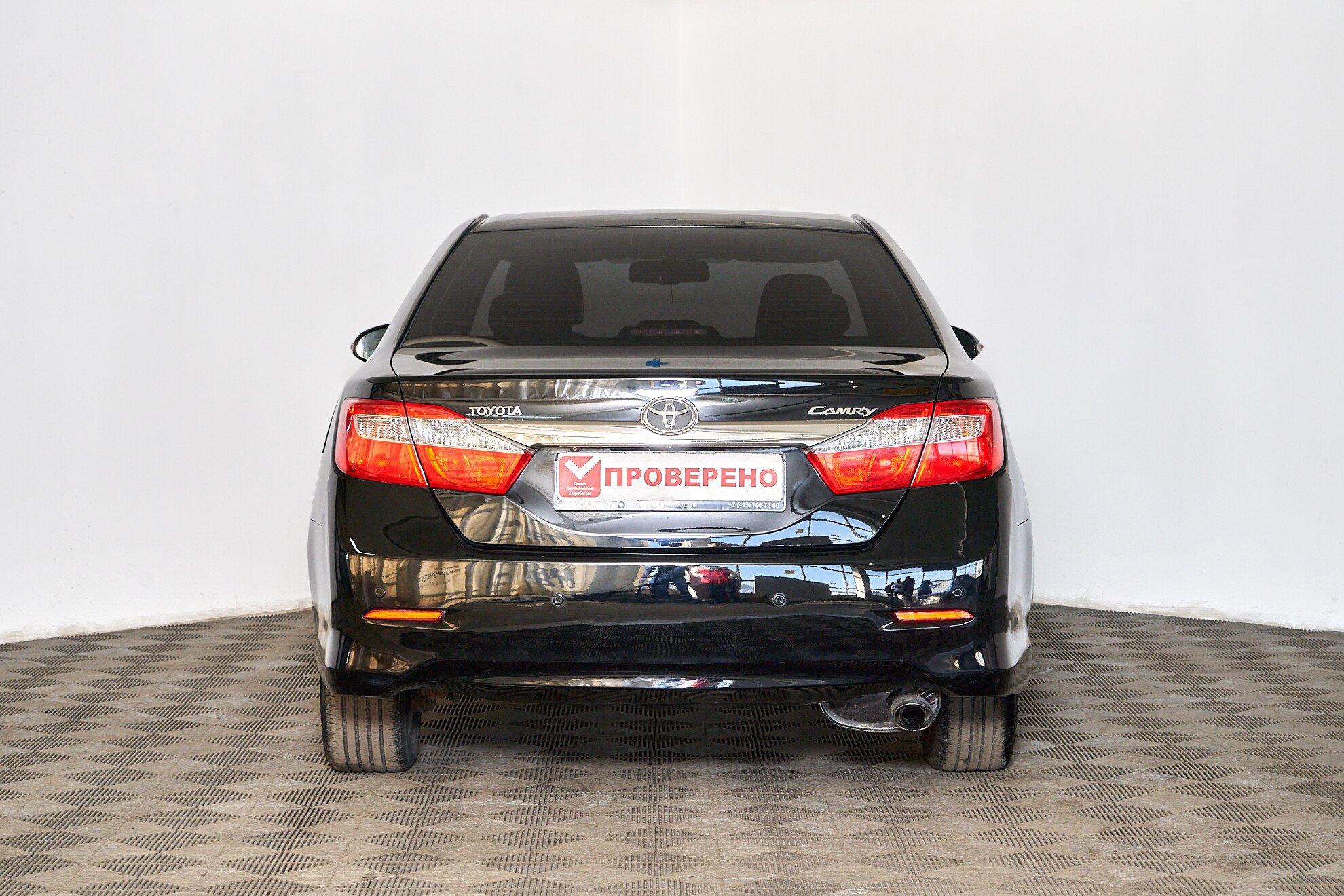 Toyota Camry 2014, черный