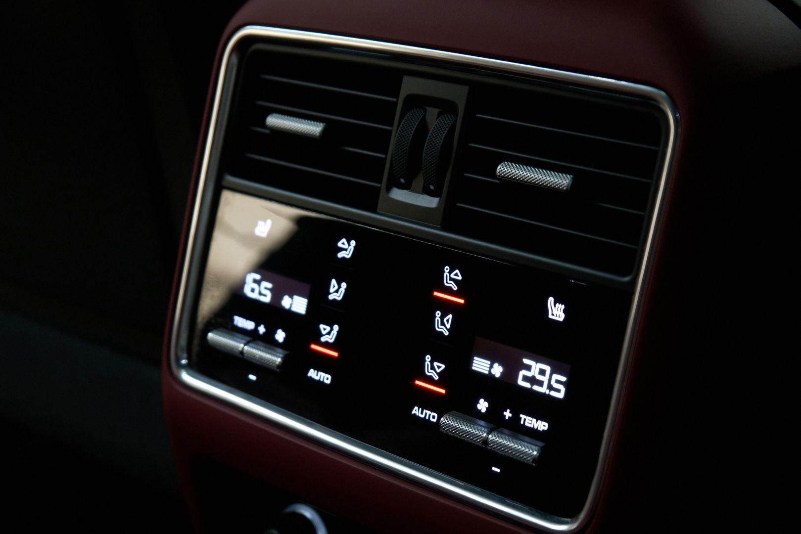 Porsche Cayenne 2019, синий