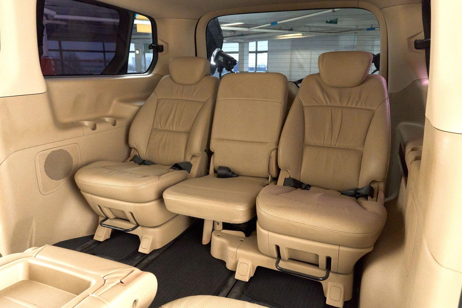 Hyundai Grand Starex 2012, черный